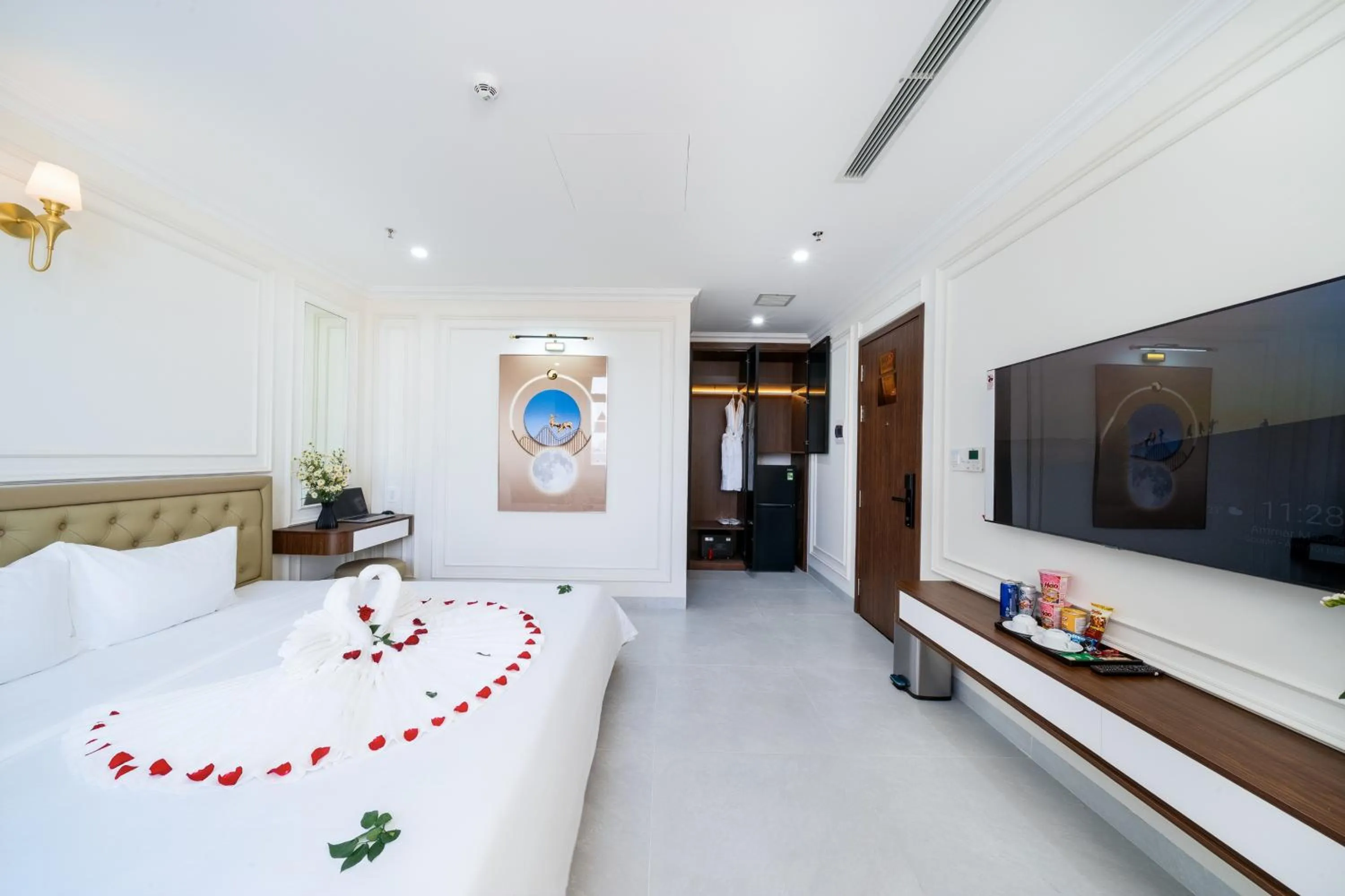 Bed in Tourane Boutique Hotel