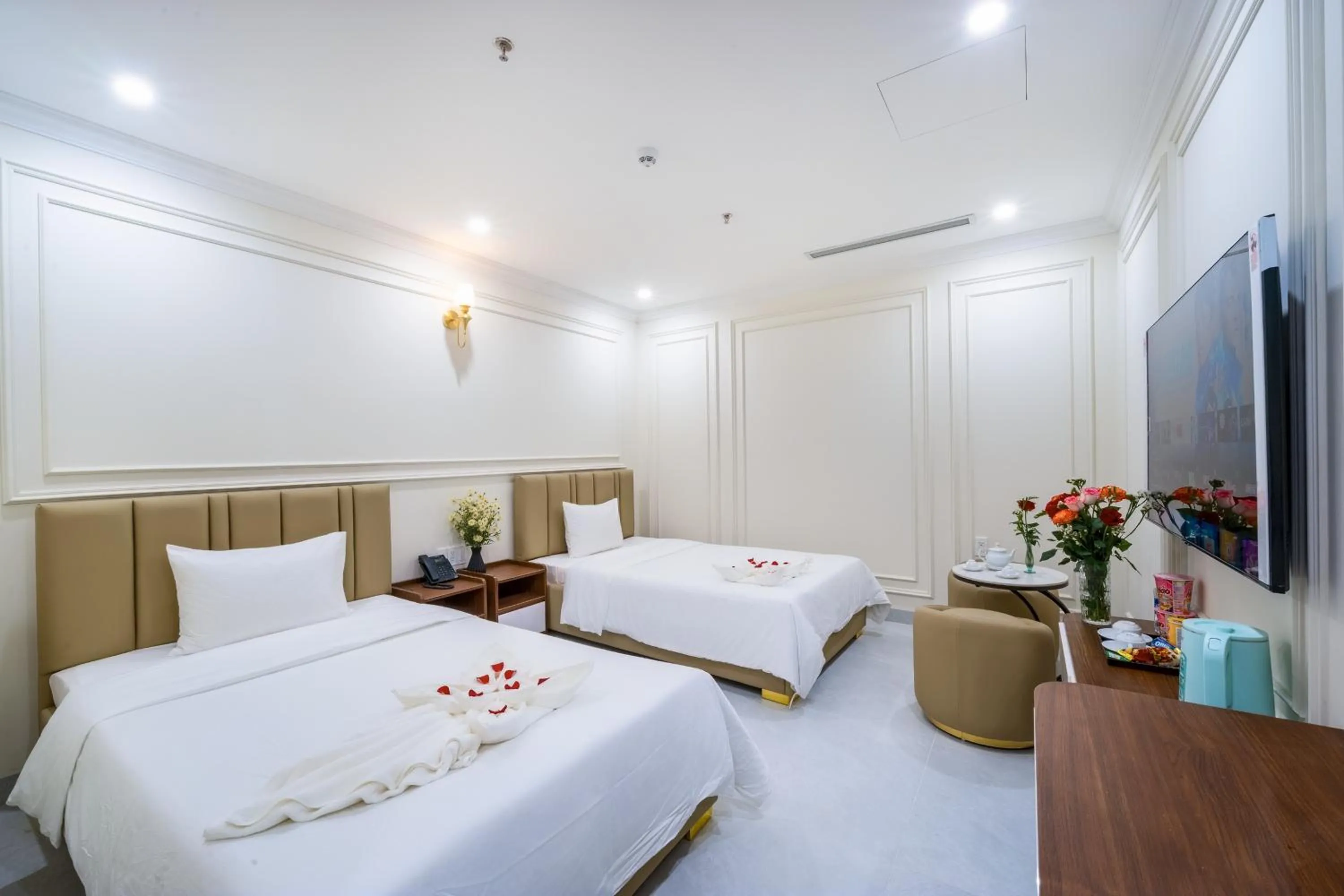 Bed in Tourane Boutique Hotel