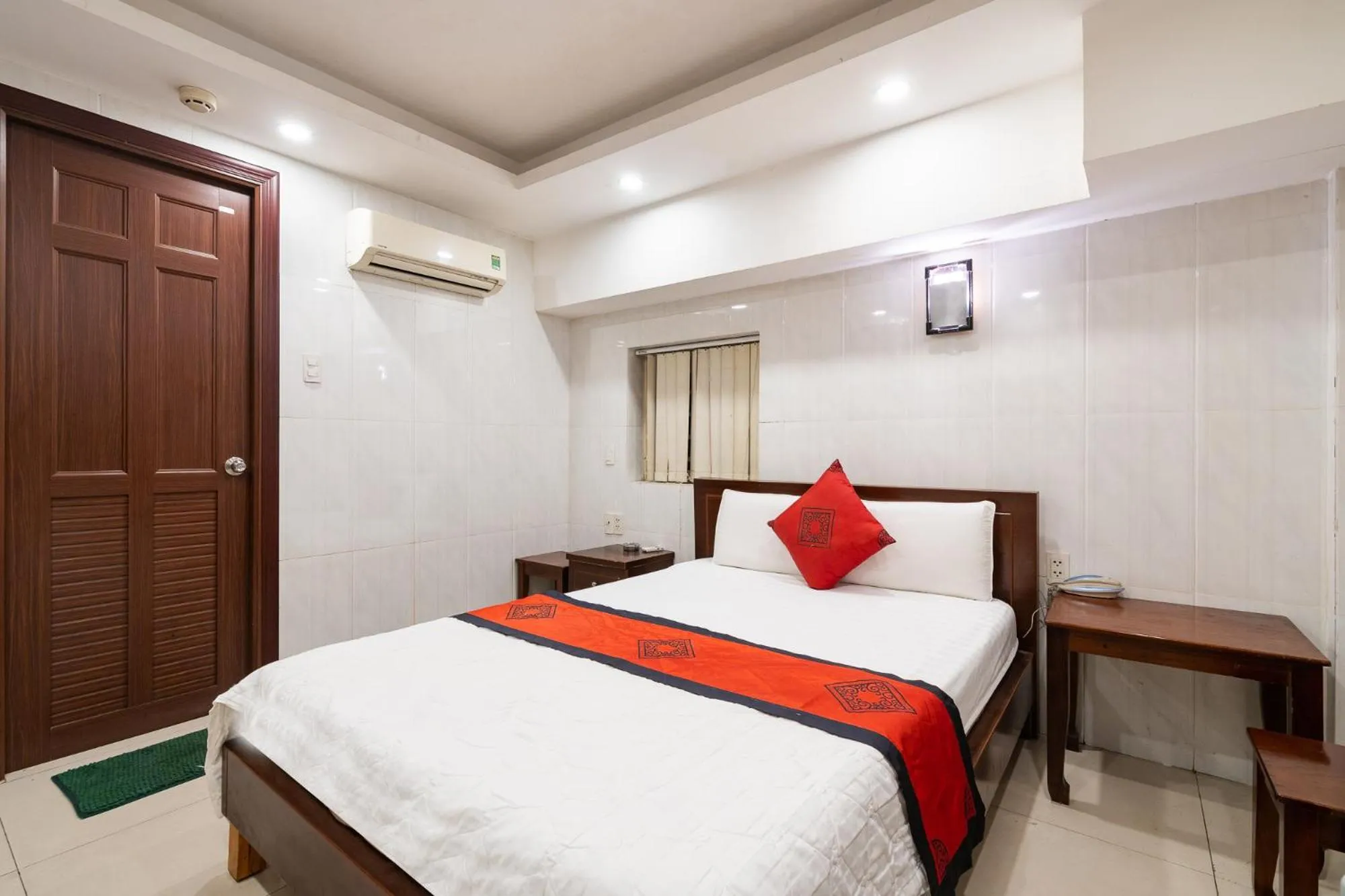 Photo of the whole room, Bed in Collection O Nam Phuong