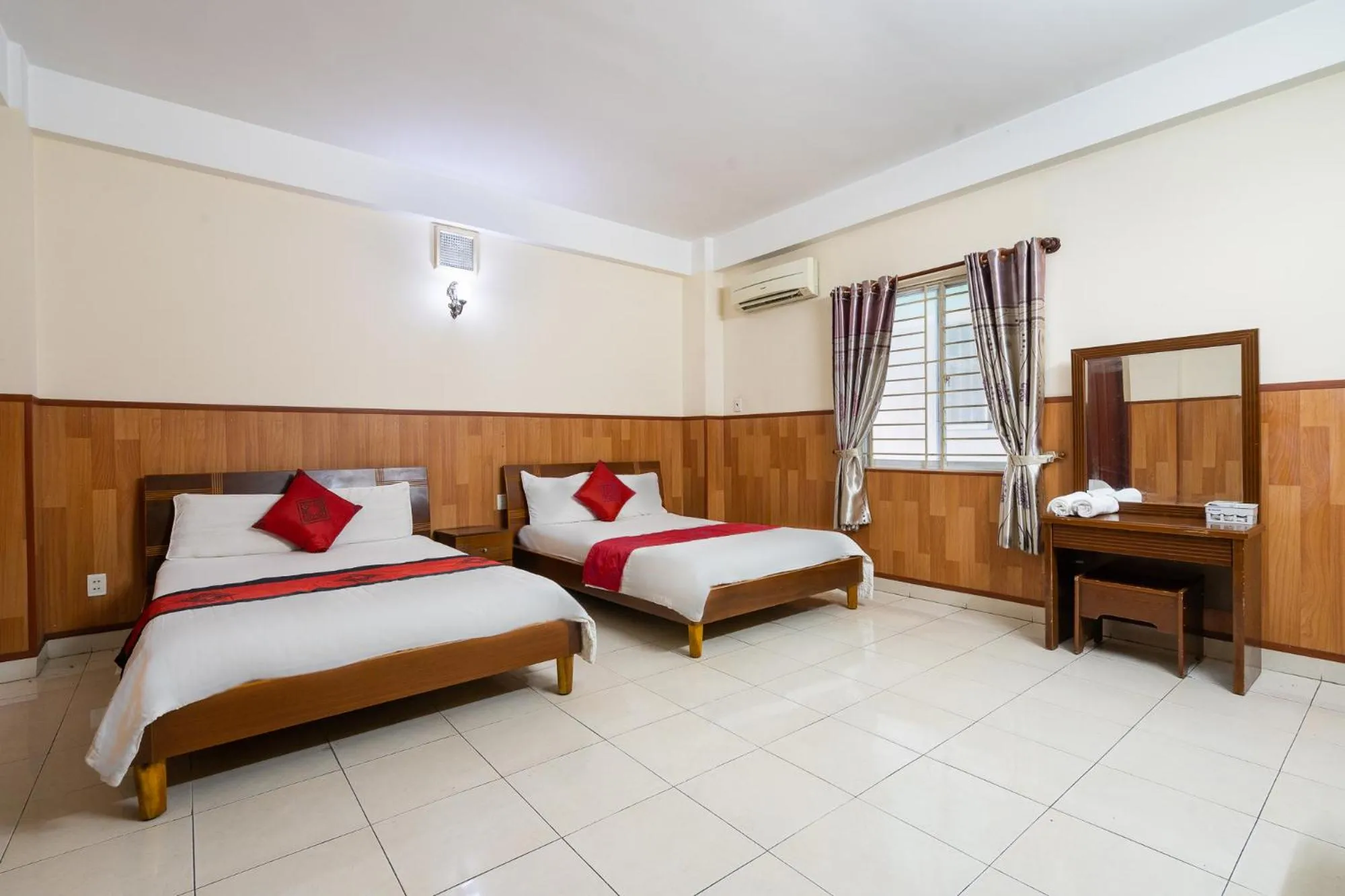 Photo of the whole room, Bed in Collection O Nam Phuong