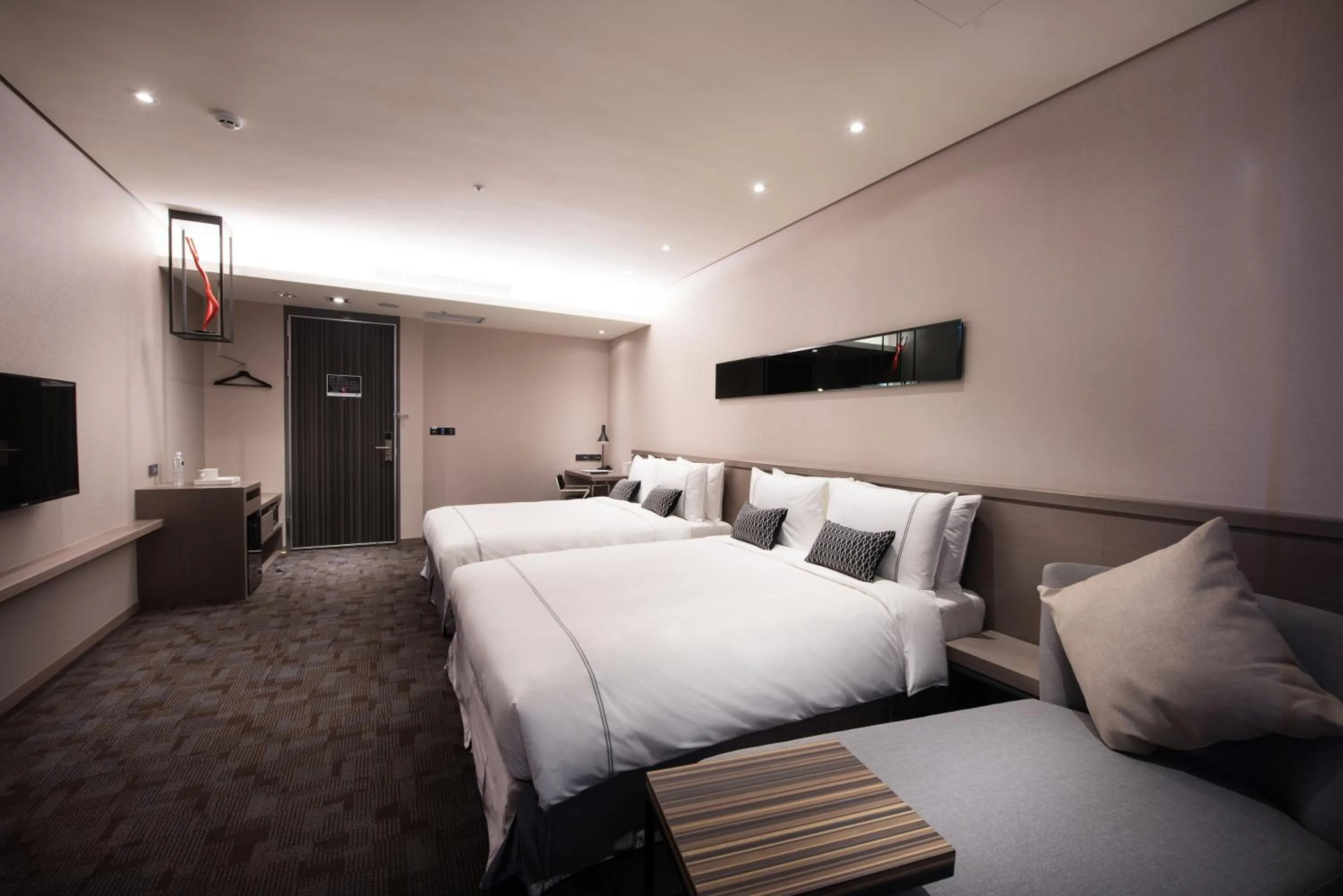 Photo of the whole room, Bed in Hotel Reve Taichung