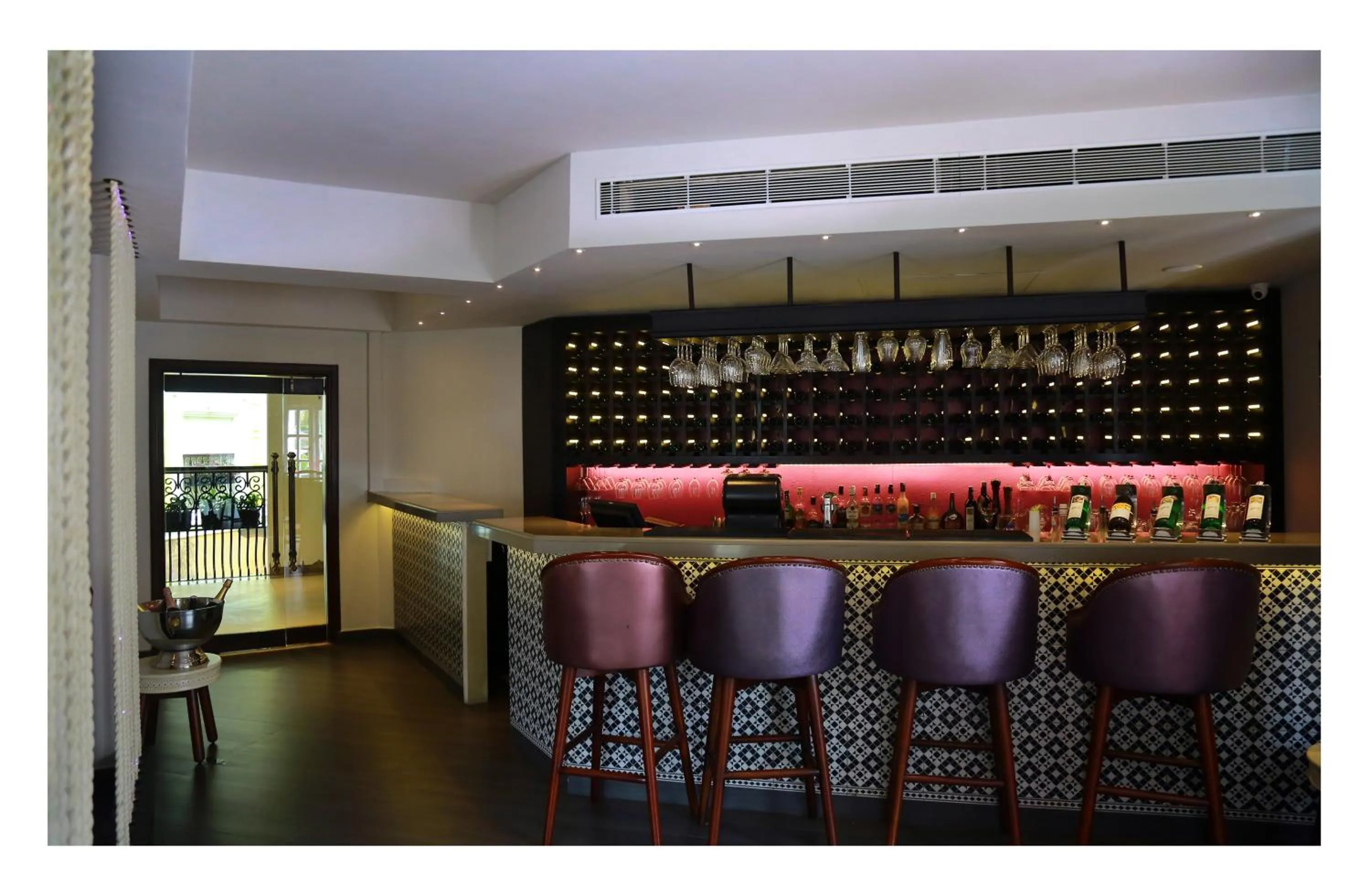Lounge or bar in Fragrant Nature Kochi - A Five star Classified Hotel