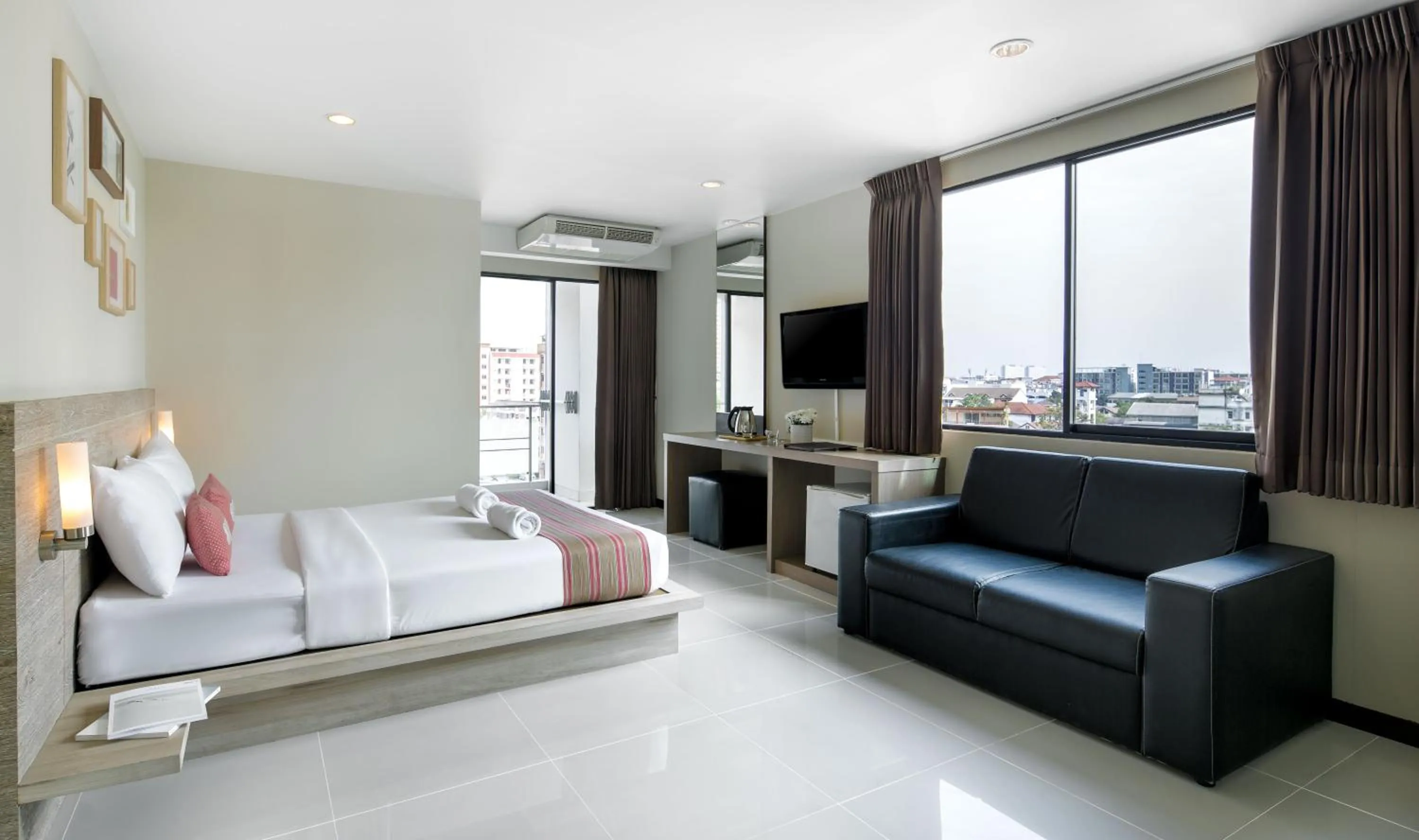 Photo of the whole room, Bed in Diamond Residence Ratchada