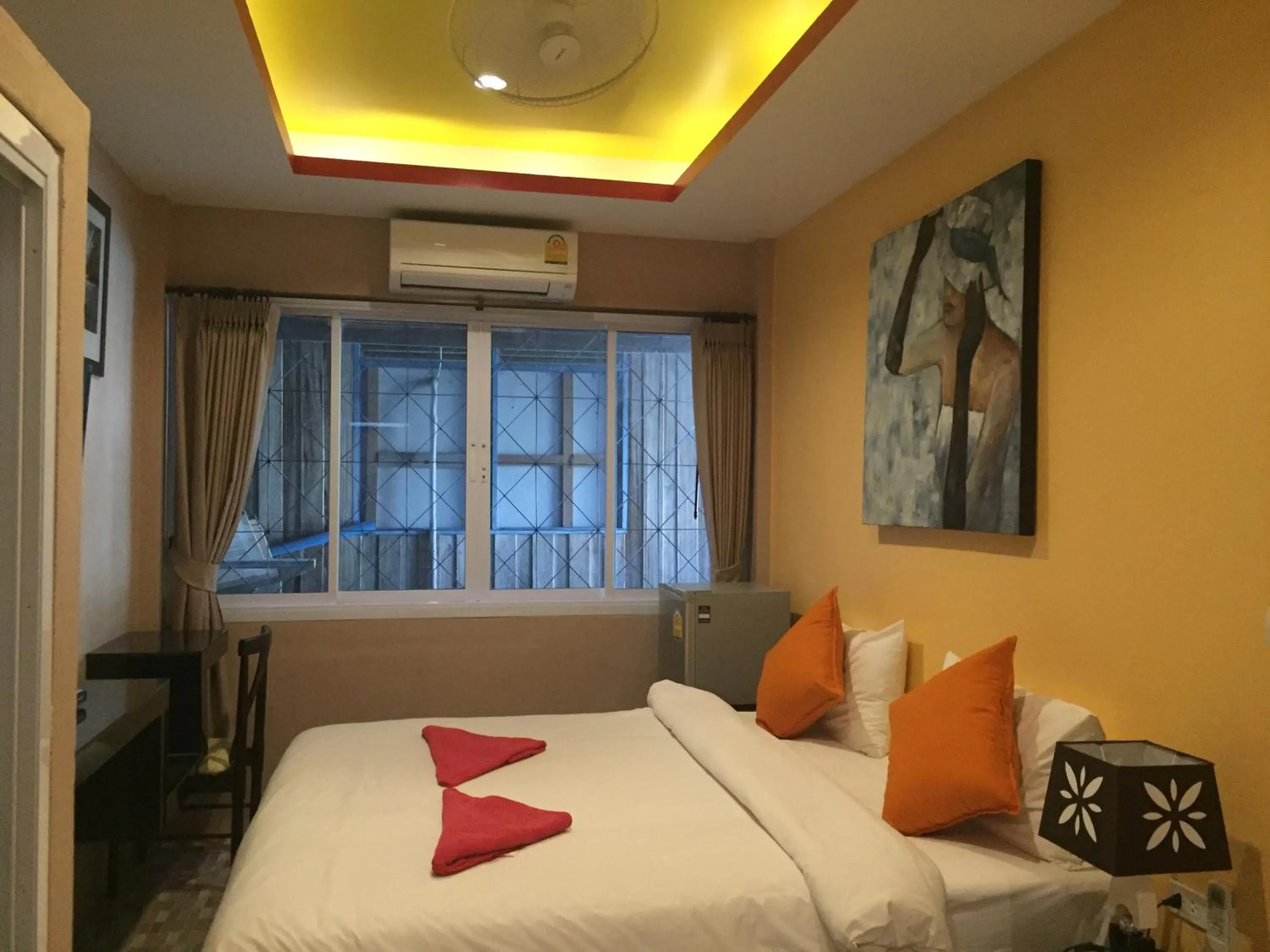 Day, Bed in Bro&Sis Place