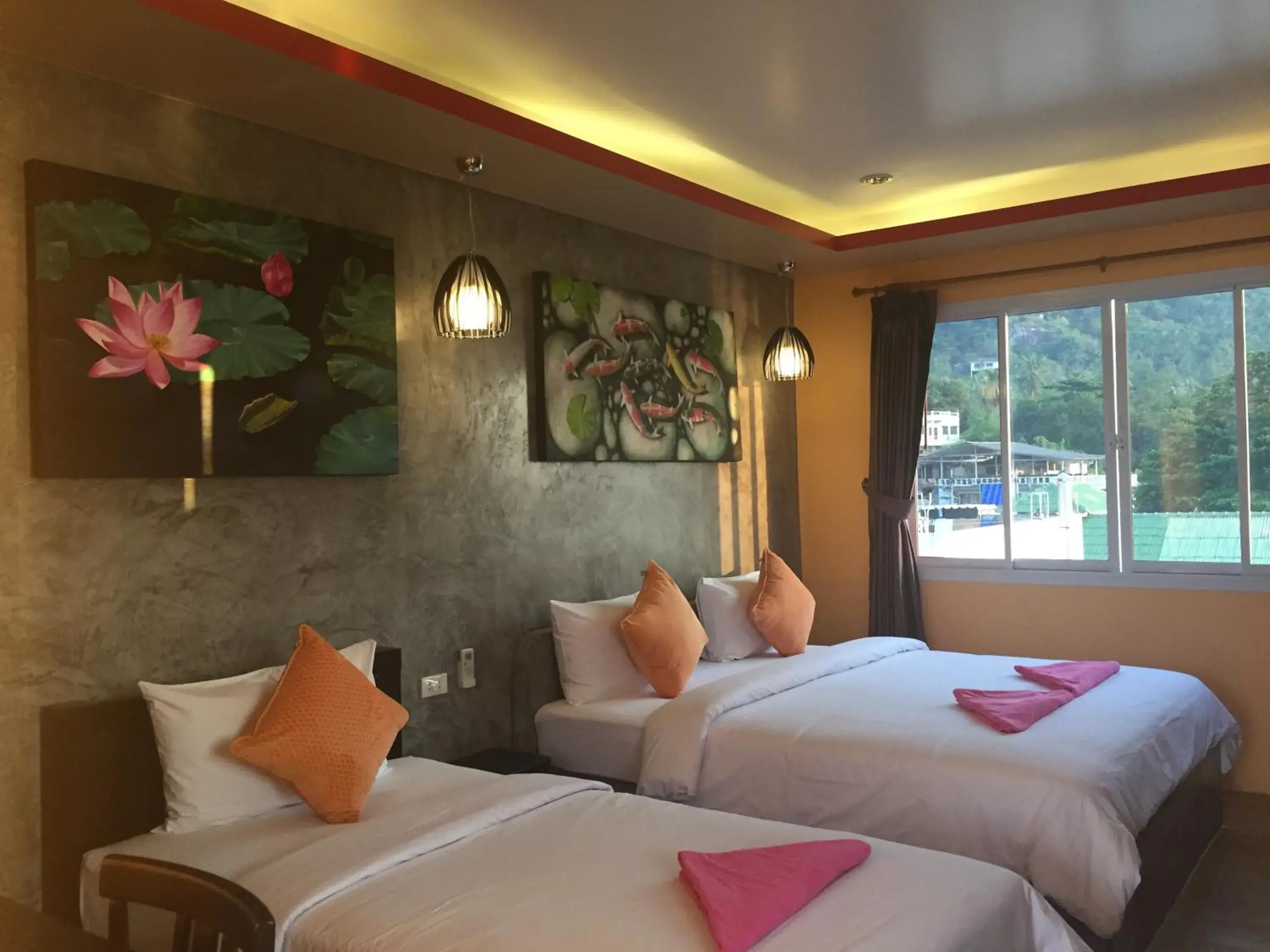 Family Room with Balcony in Bro&Sis Place Family Room with Balcony in Bro&Sis Place