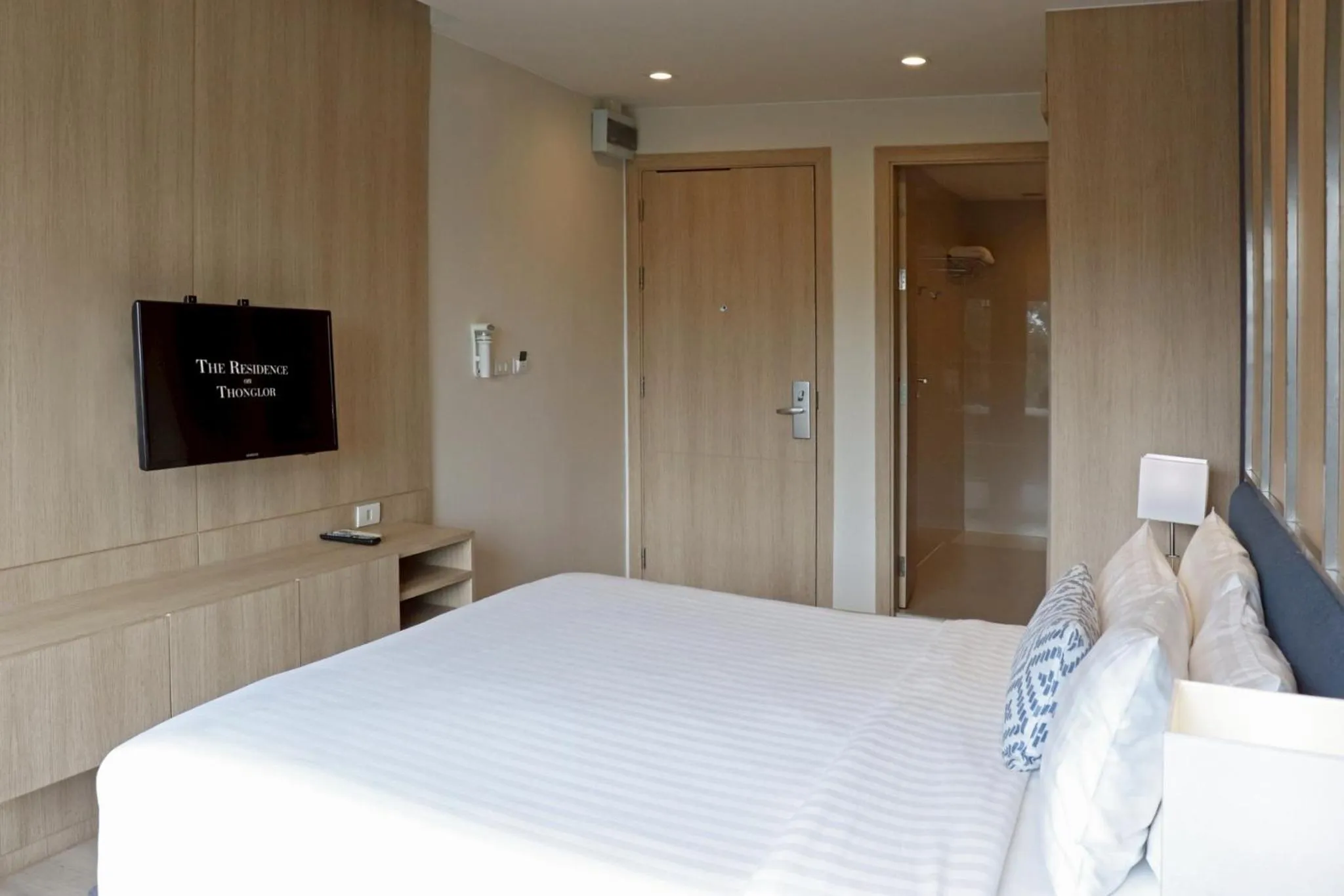 Bed in The Residence on Thonglor by UHG