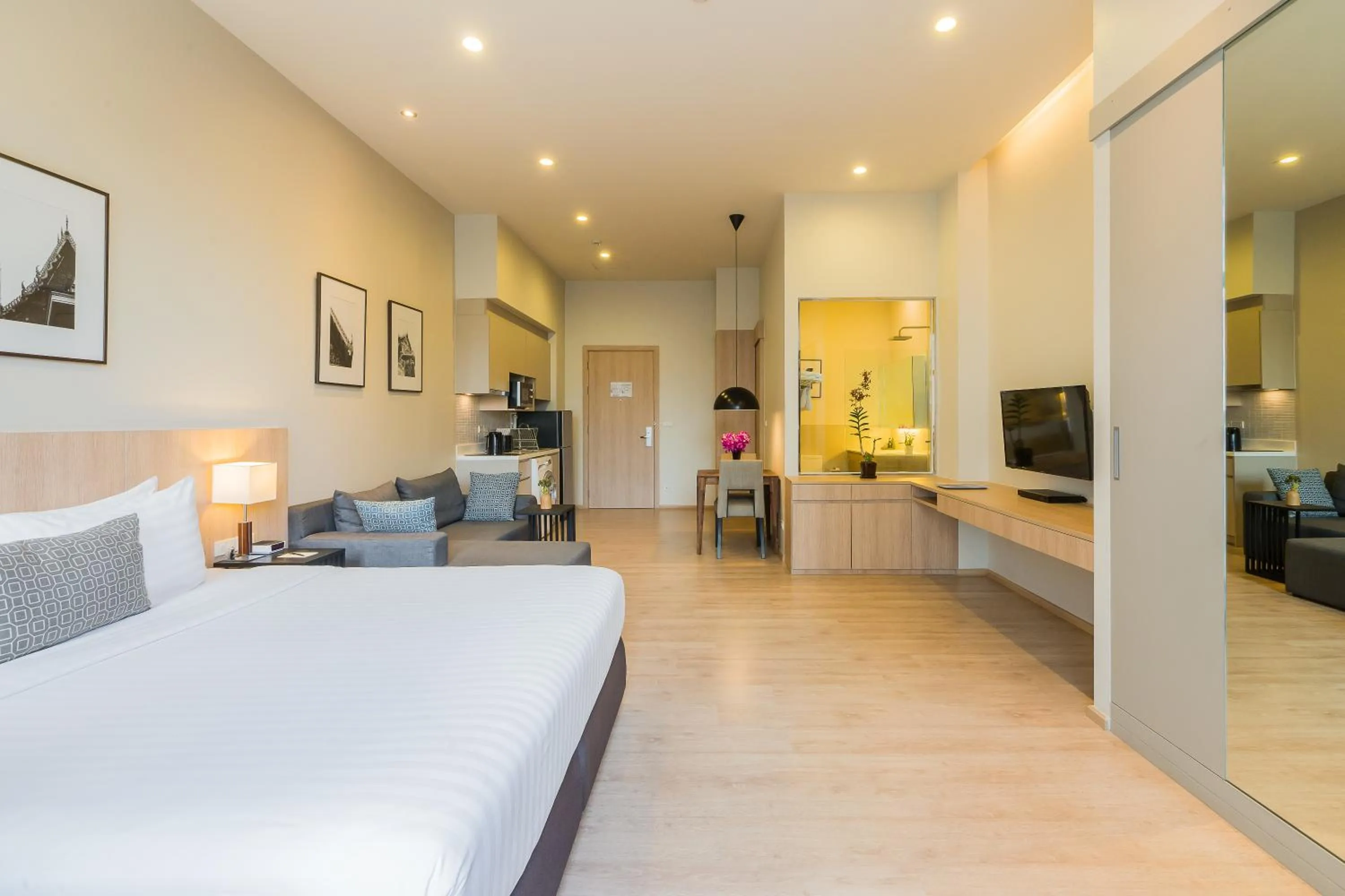 Bed in The Residence on Thonglor by UHG