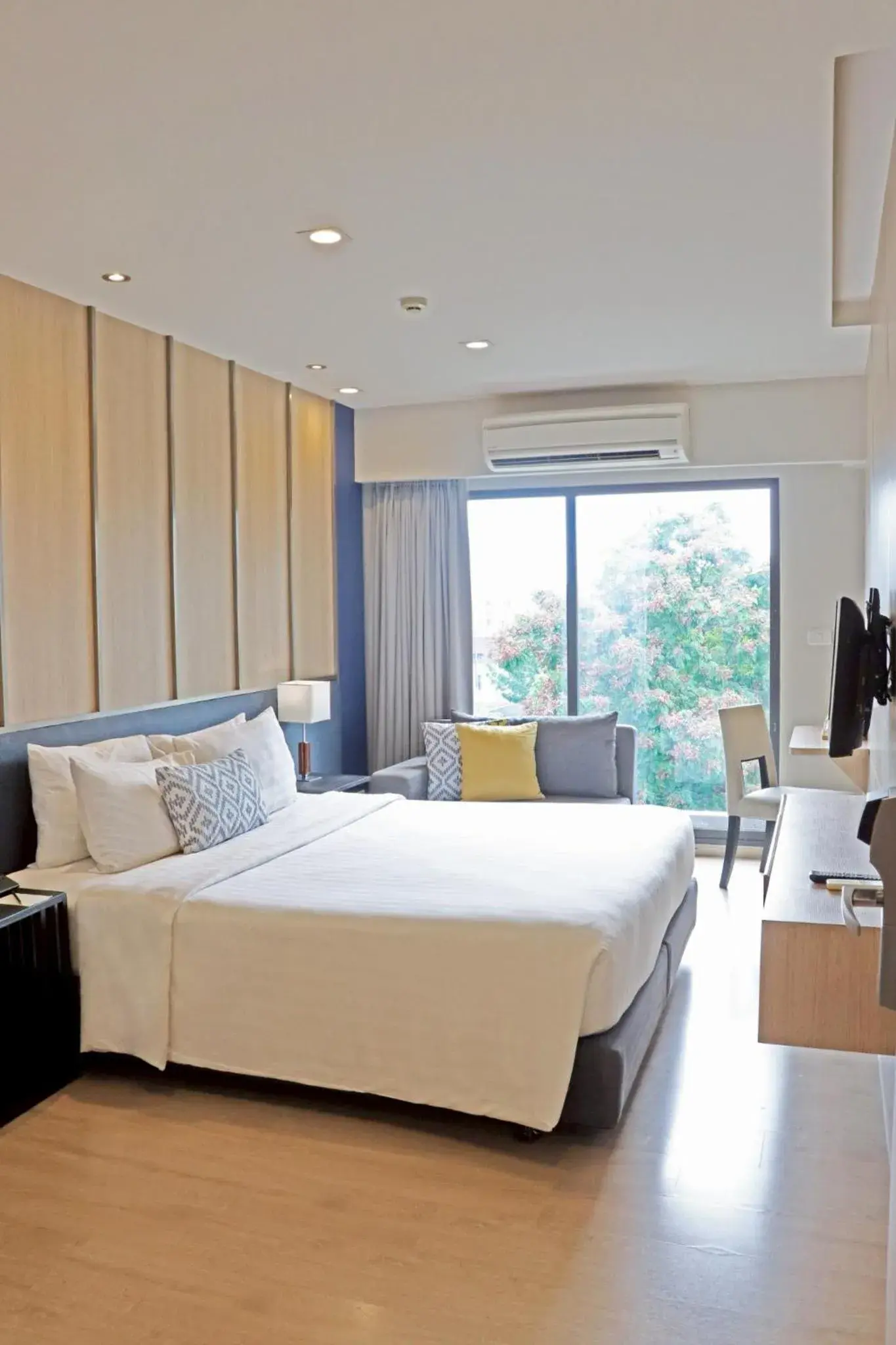 Family Room in The Residence on Thonglor by UHG Family Room in The Residence on Thonglor by UHG