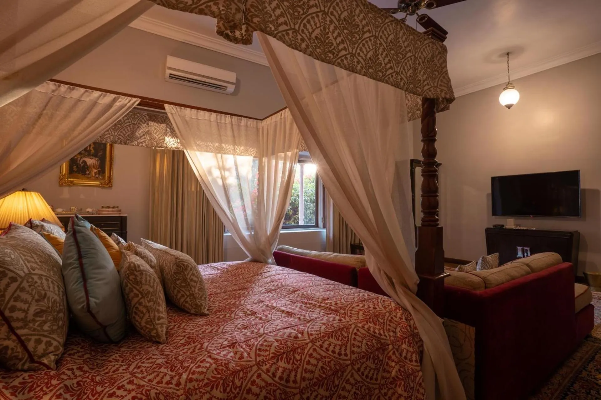 Photo of the whole room, Bed in Srinivas The Royal Residence, Jaipur