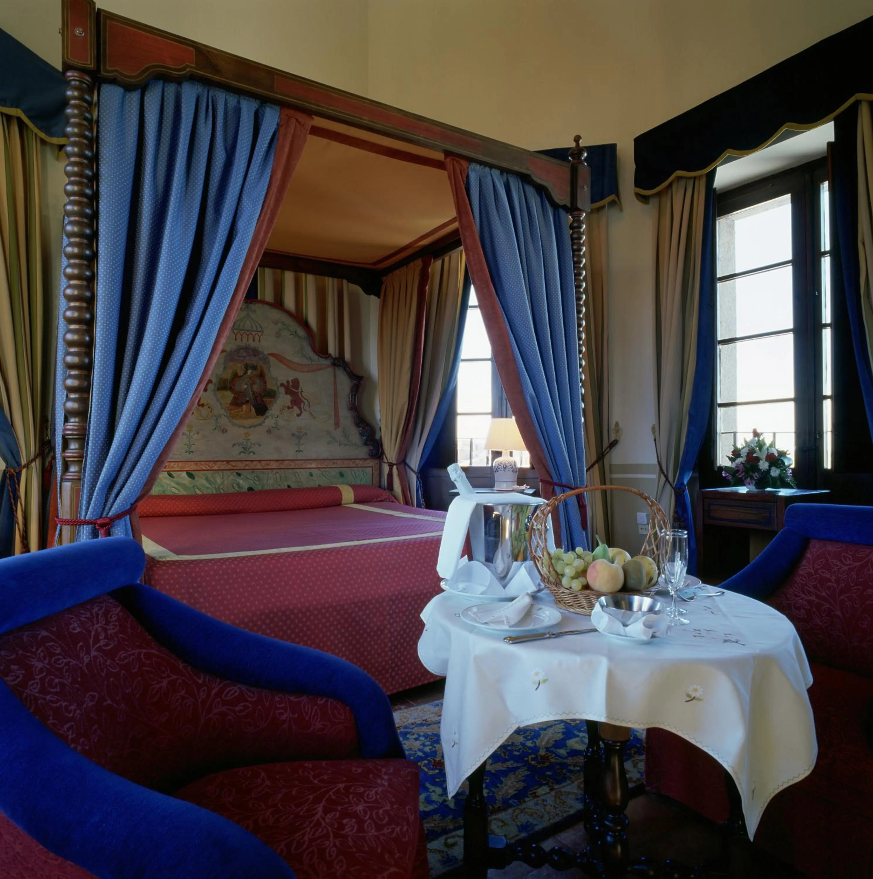 Bedroom in Parador de Oropesa