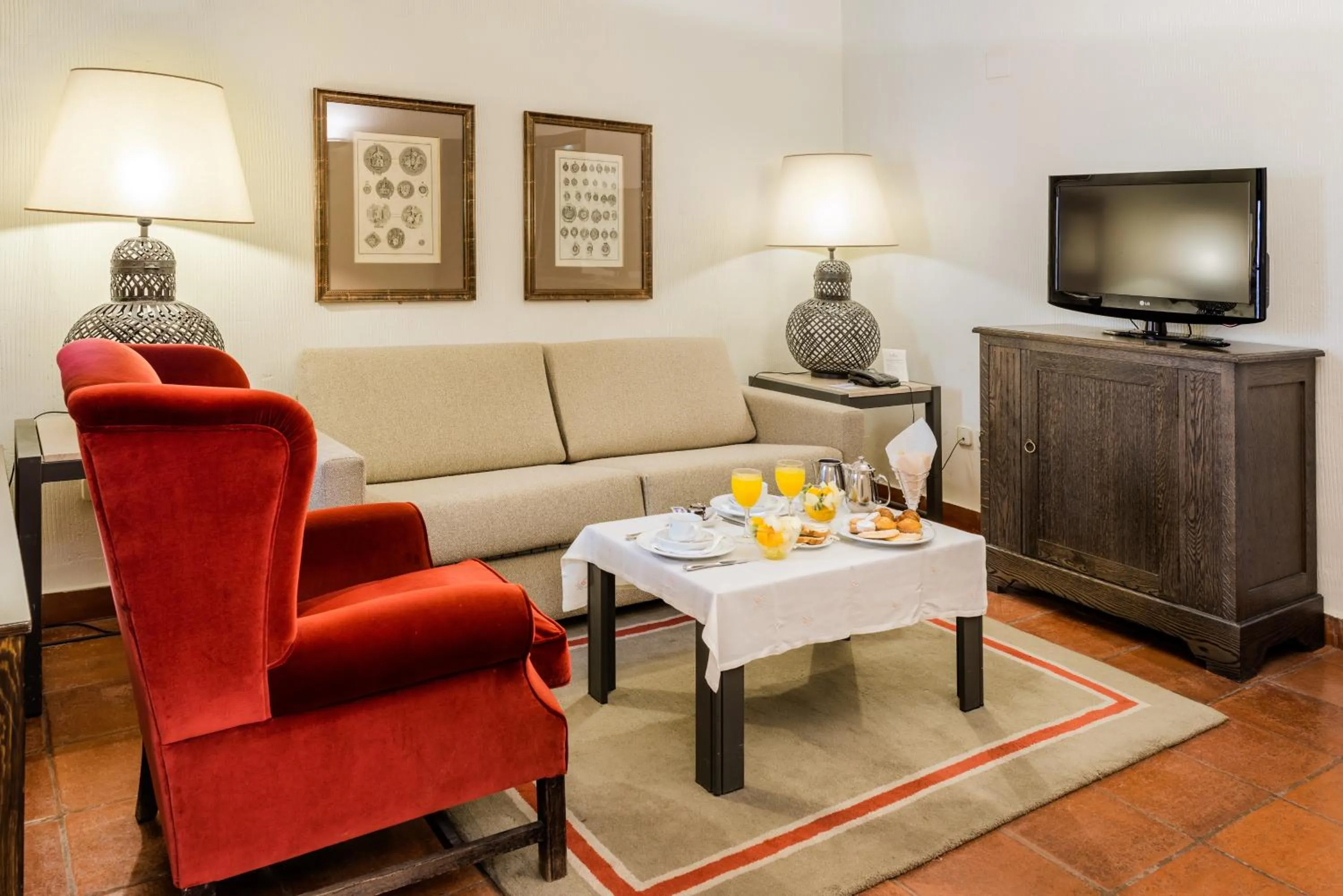 TV and multimedia in Parador de Oropesa