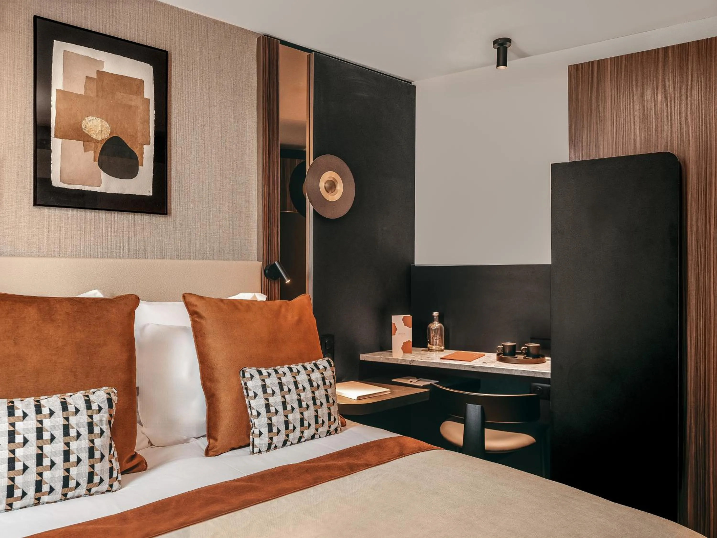 Bed in Hôtel Barnett Paris