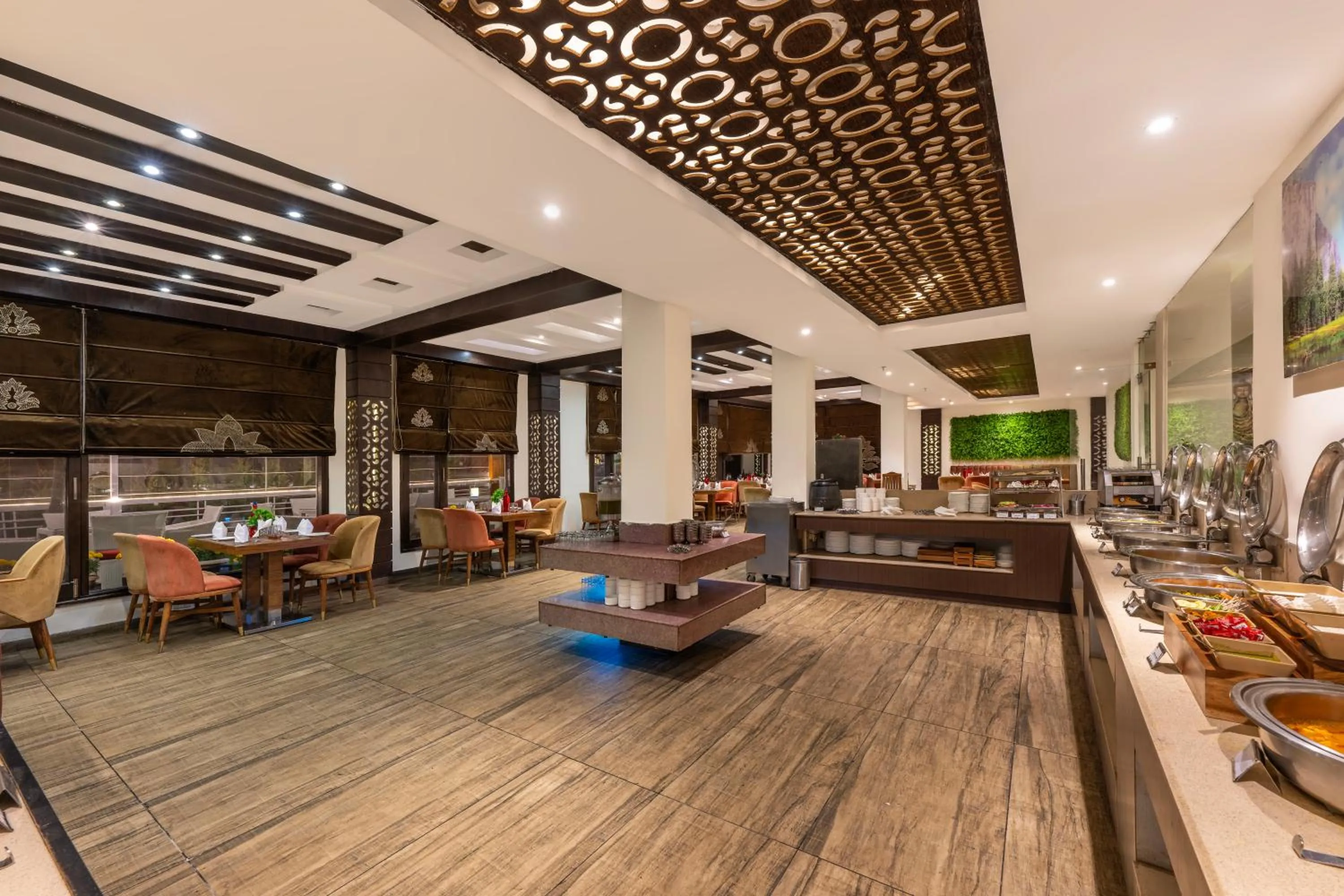 Restaurant/places to eat in Snow Valley Resorts Shimla