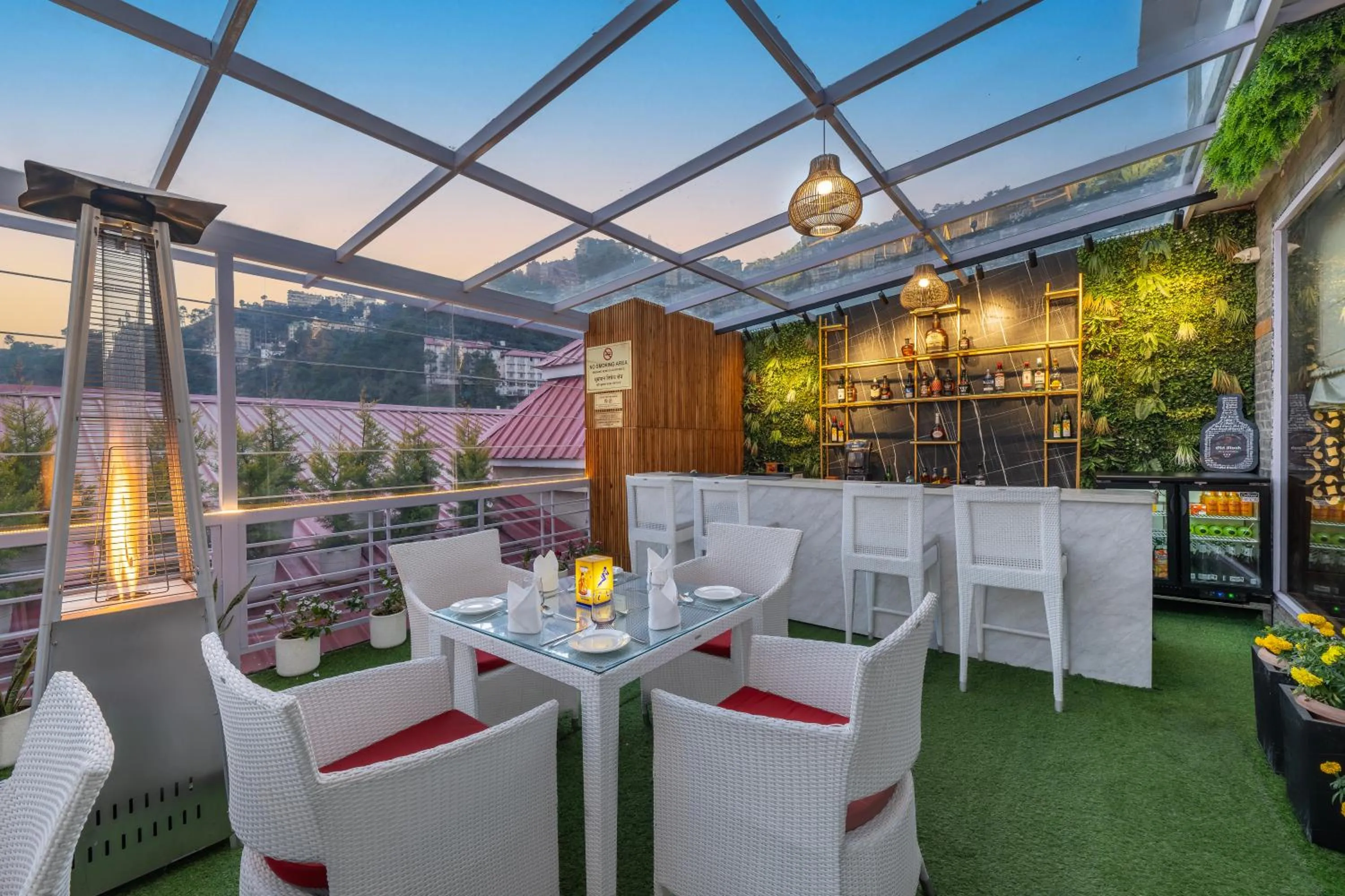 Restaurant/places to eat in Snow Valley Resorts Shimla