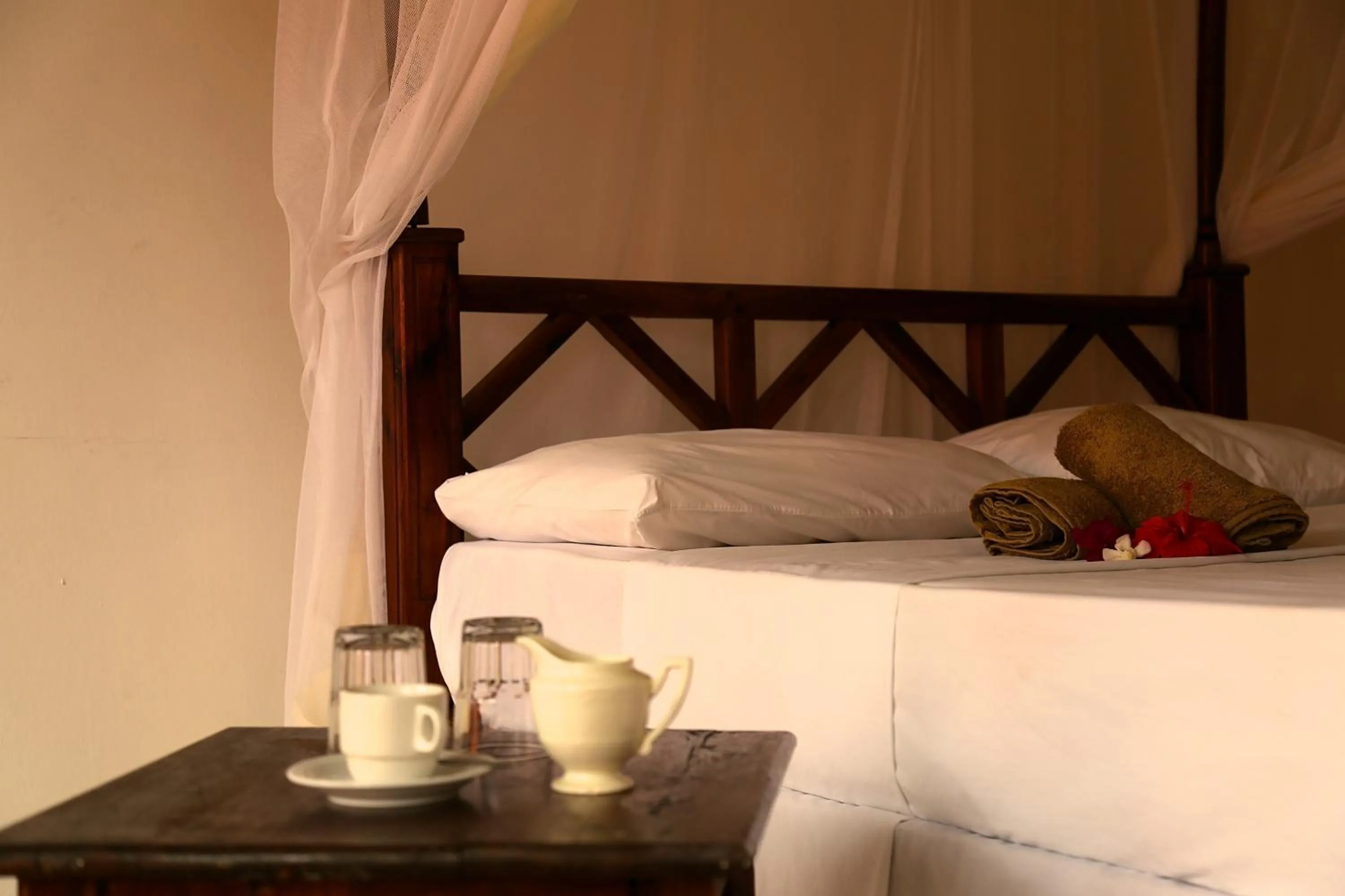 Photo of the whole room, Bed in Kigwedeni Villas