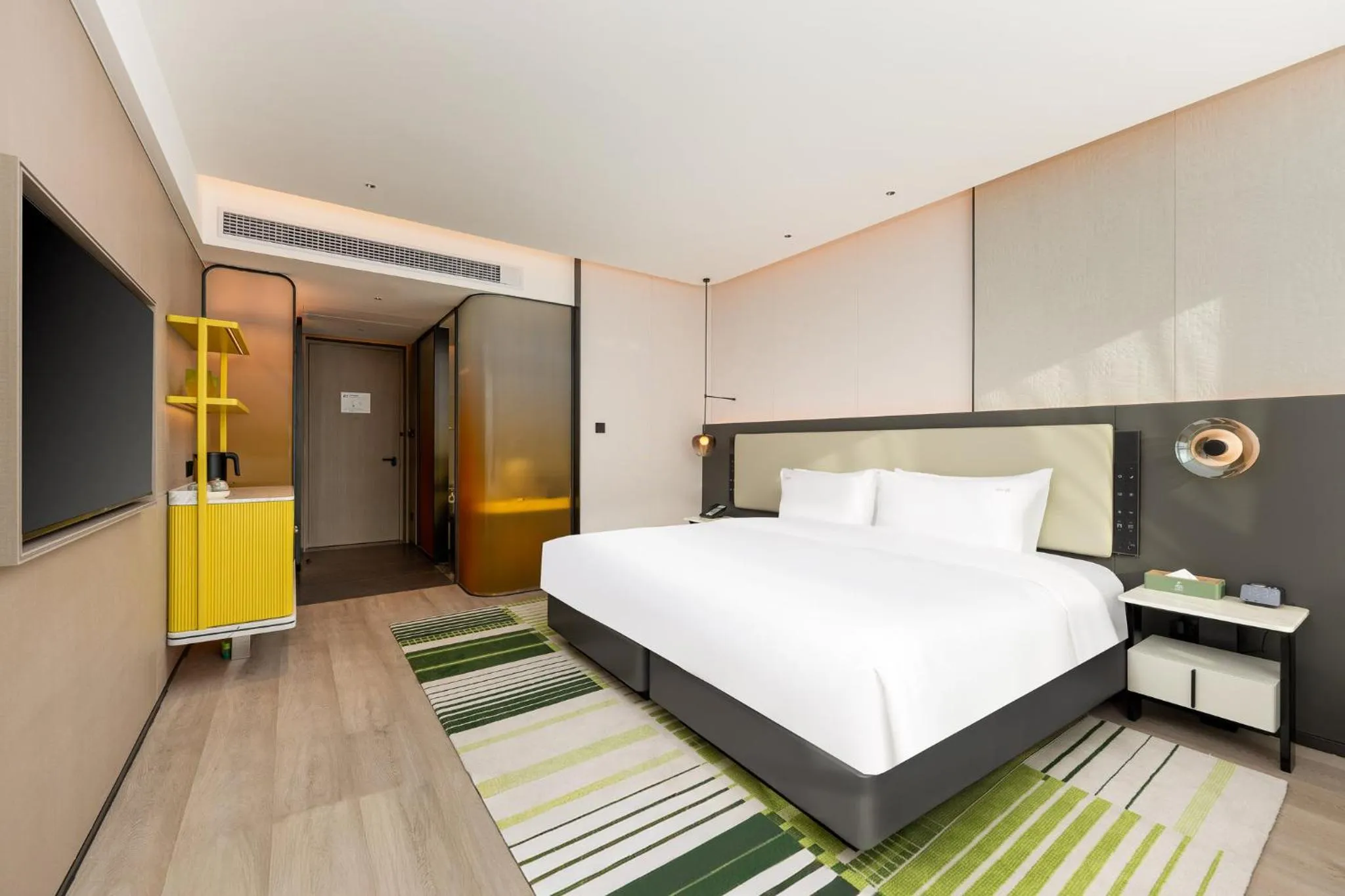 Photo of the whole room, Bed in Holiday Inn Fuzhou Exhibition Center
