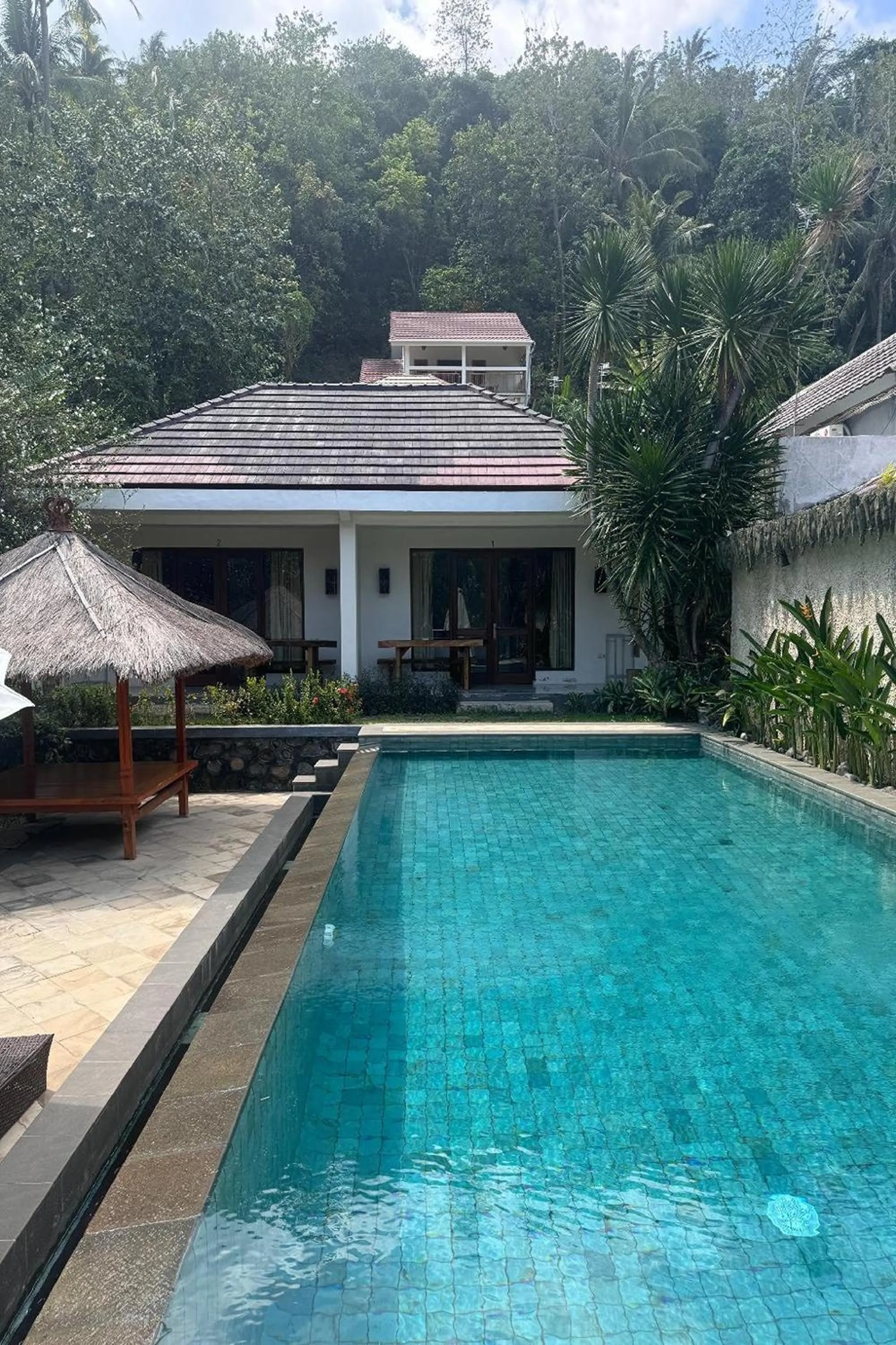 Swimming pool in Senggigi Cottages Lombok