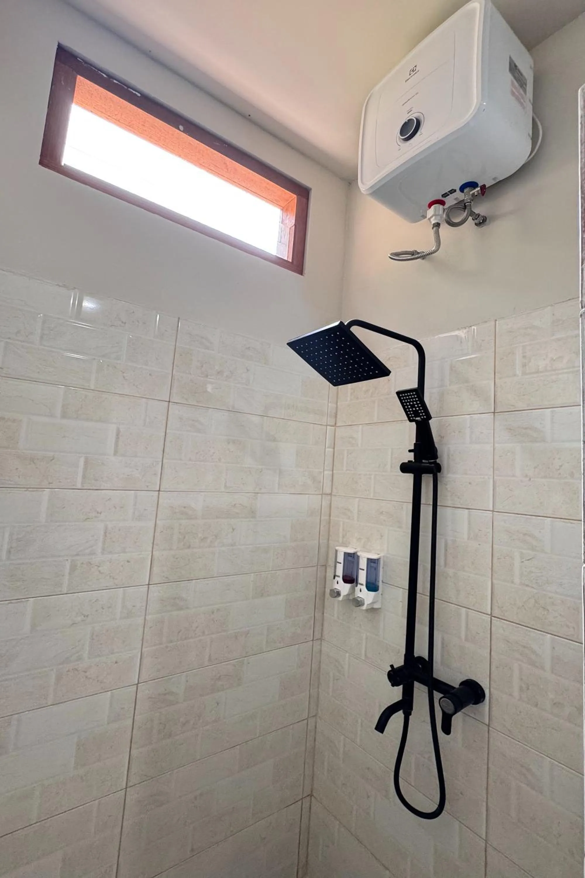 Shower in Senggigi Cottages Lombok