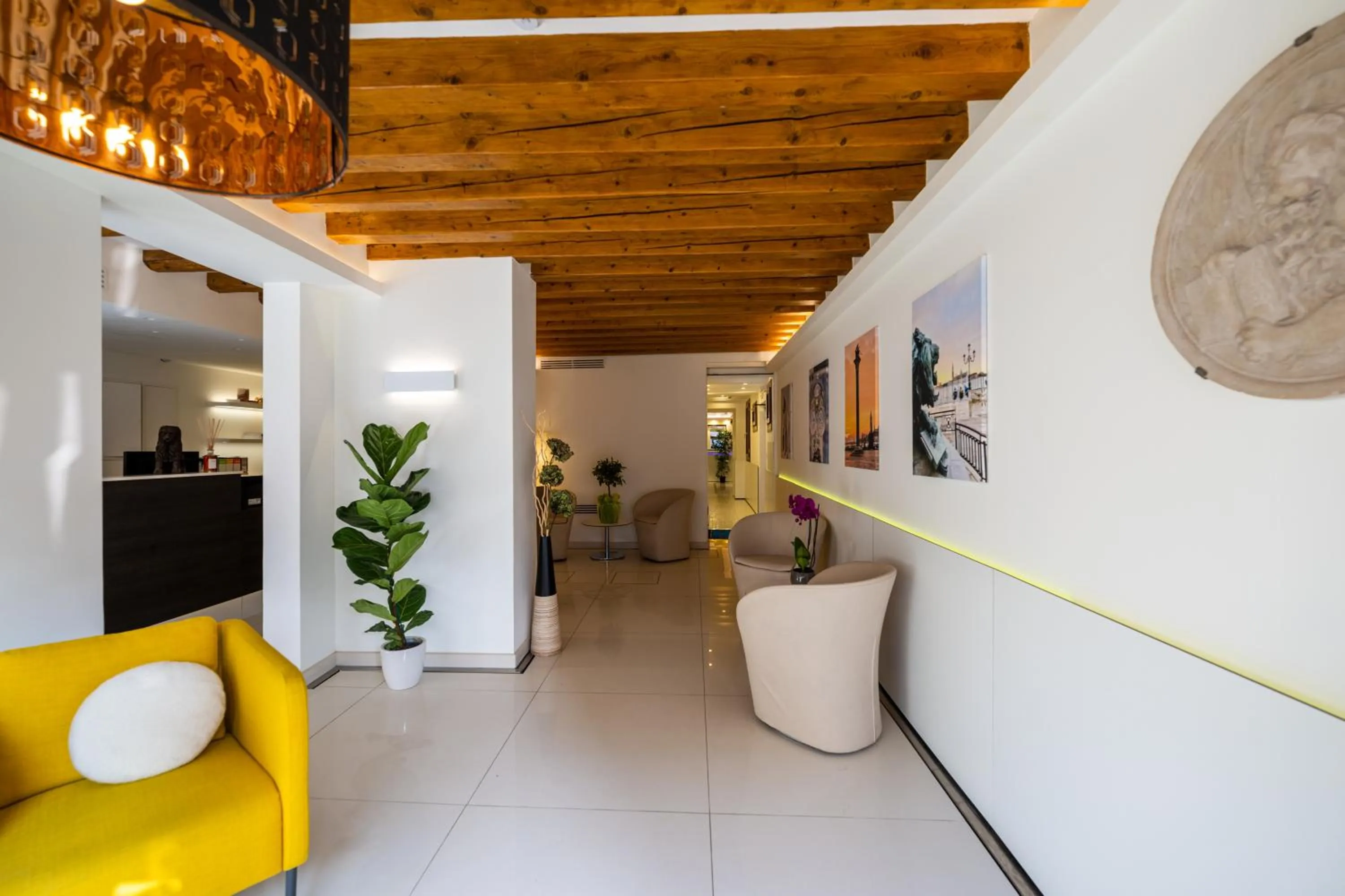 Lobby or reception in Leone Hotel