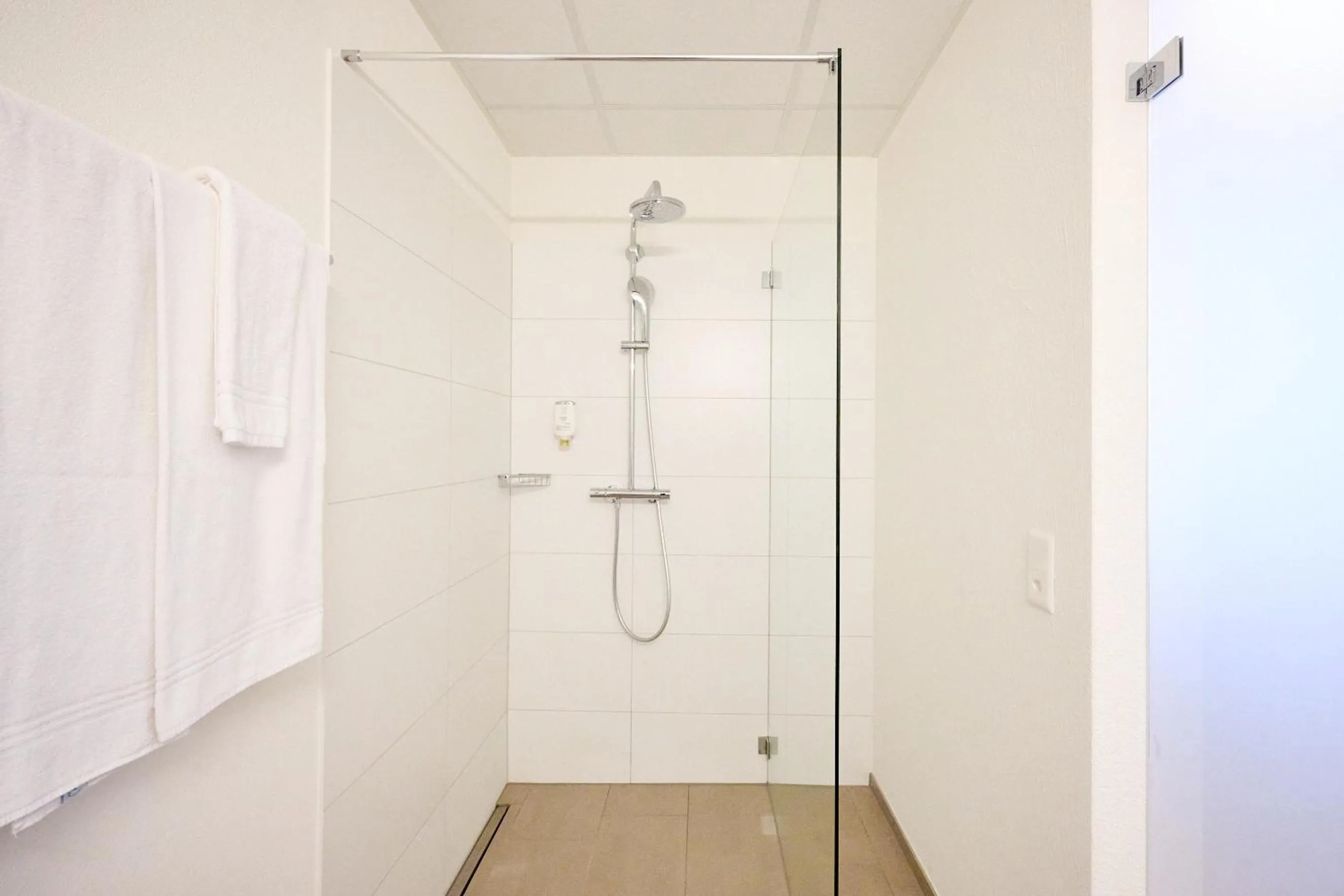 Shower in Smart Hotel Kreisel --Self check-In