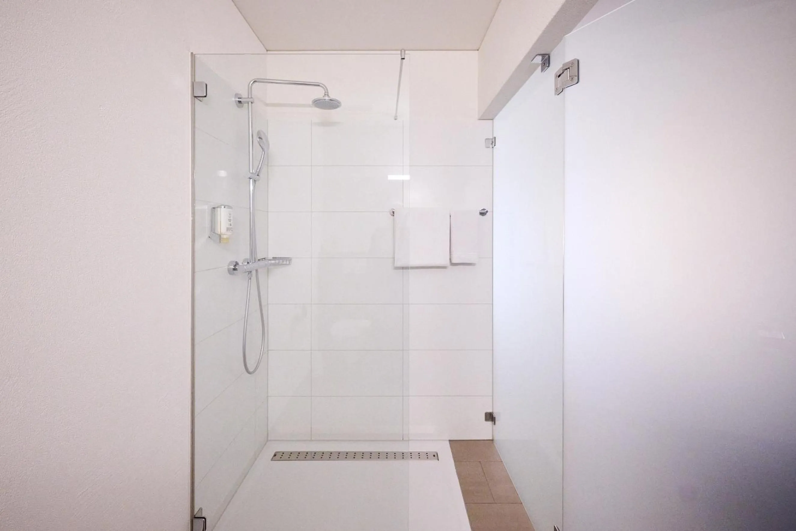 Shower in Smart Hotel Kreisel --Self check-In