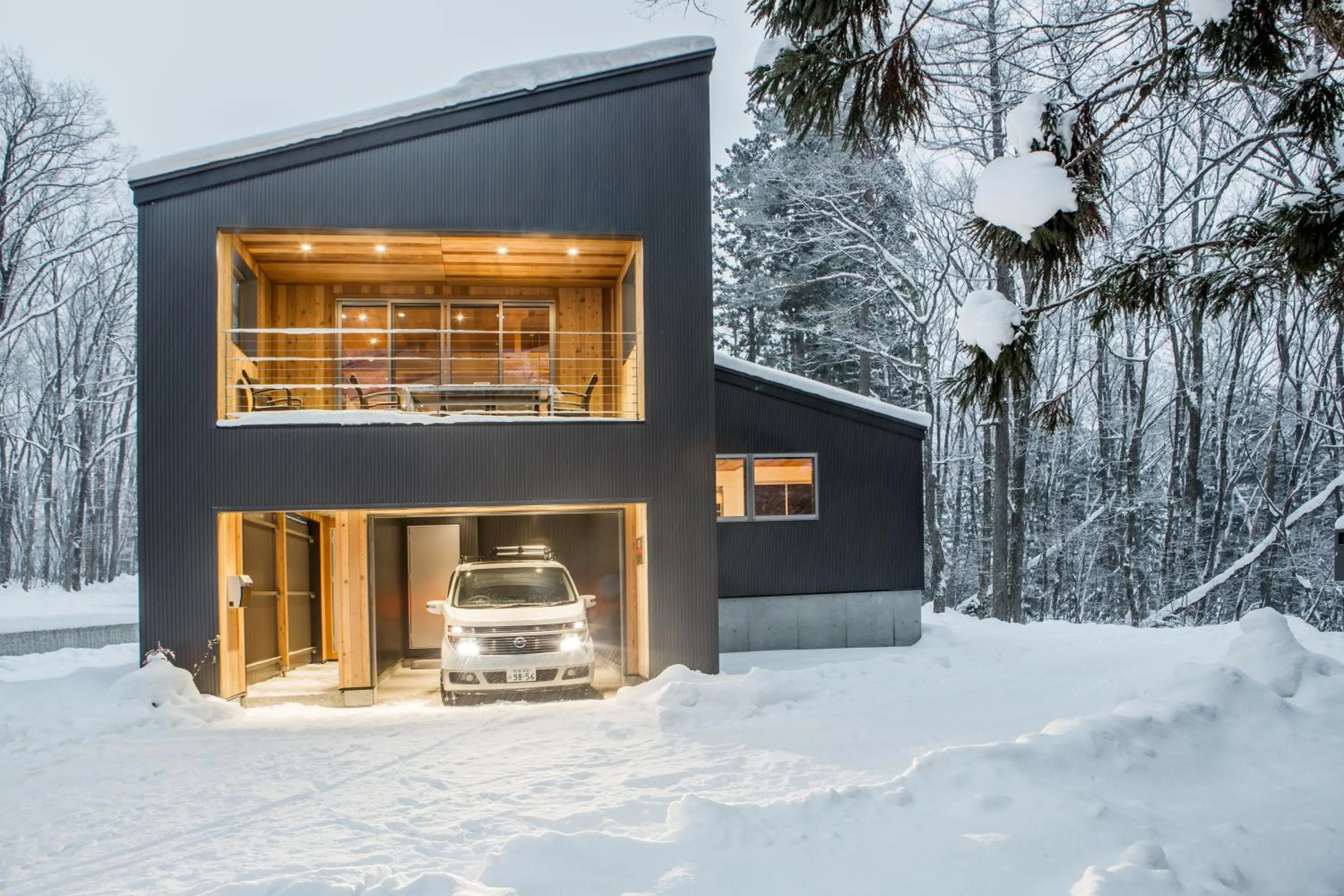 Property building in Phoenix Cocoon by HHG