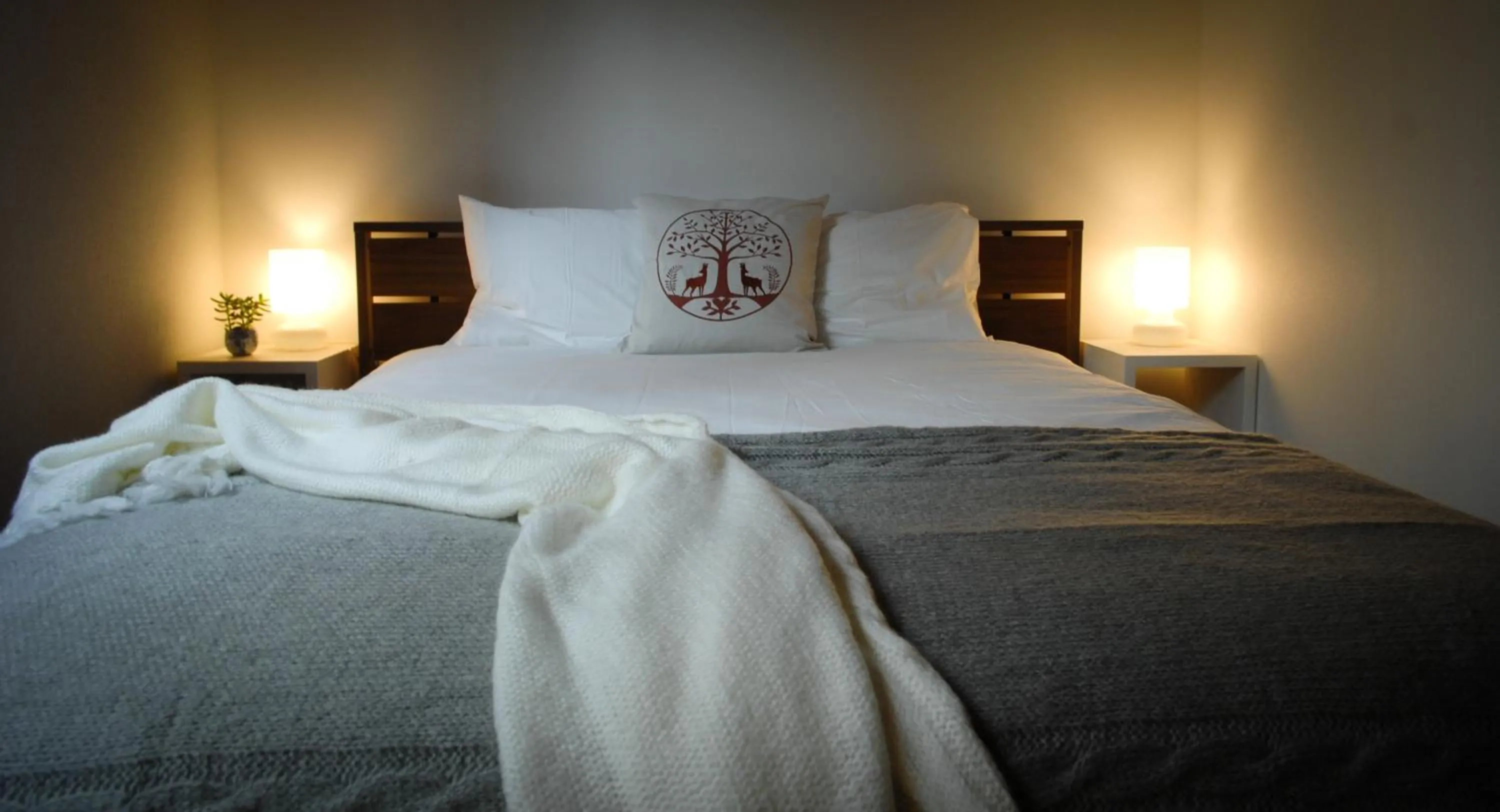 Bed in Phoenix Cocoon by HHG