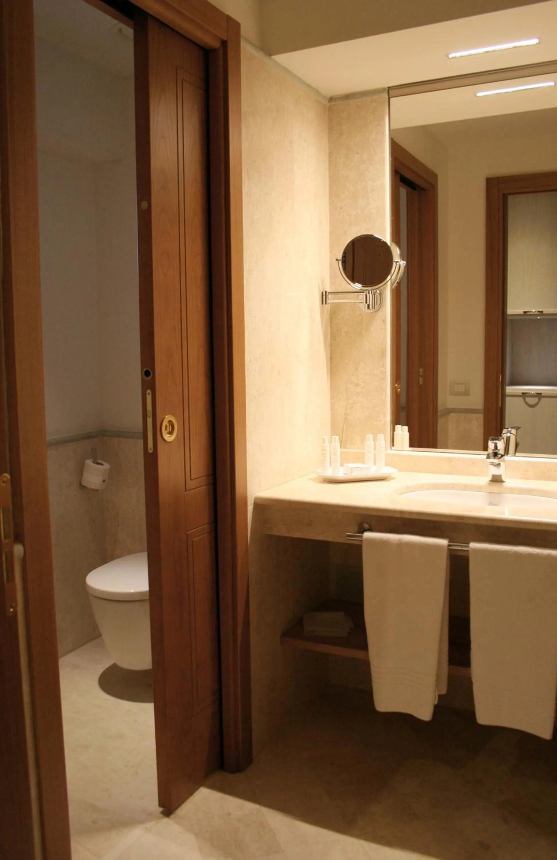 Bathroom in Hotel Marana