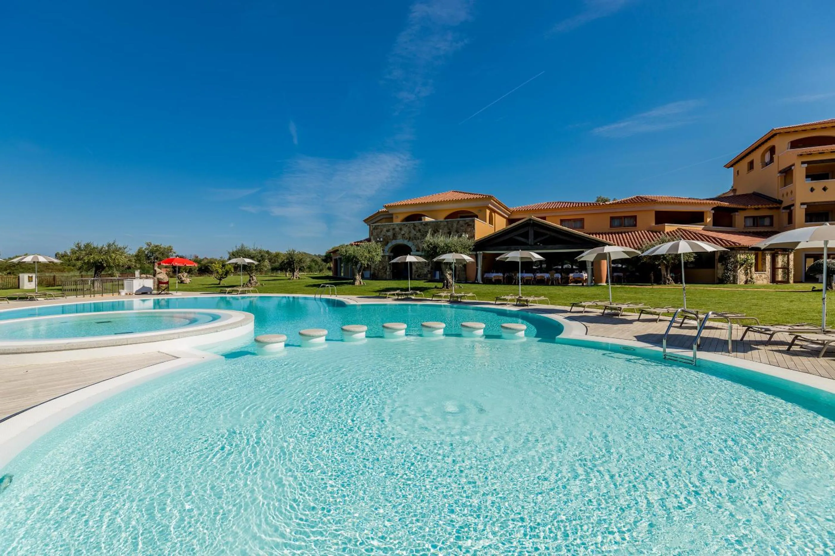 Pool view in Hotel Marana