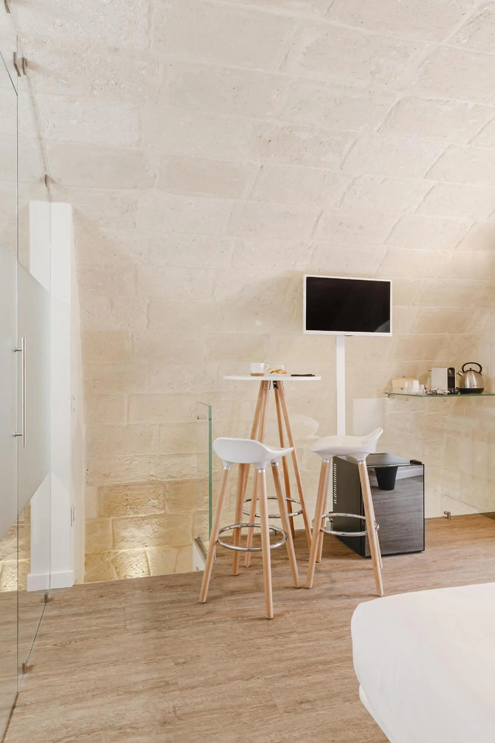 Coffee/tea facilities in Hydria Rooms