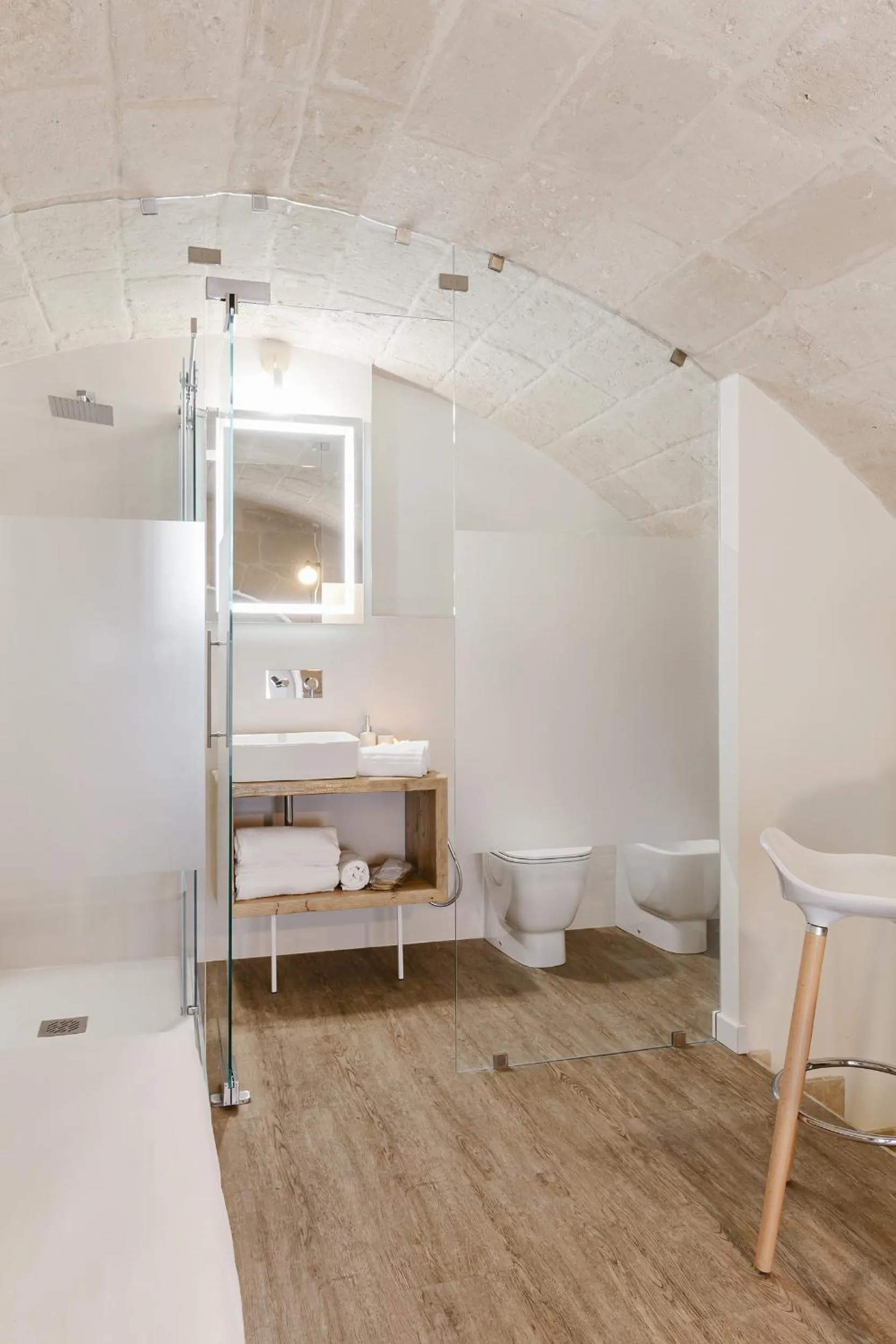 Bathroom in Hydria Rooms