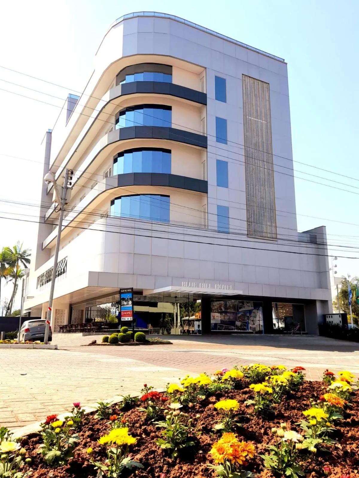 Property building in Blue Hill Hotel