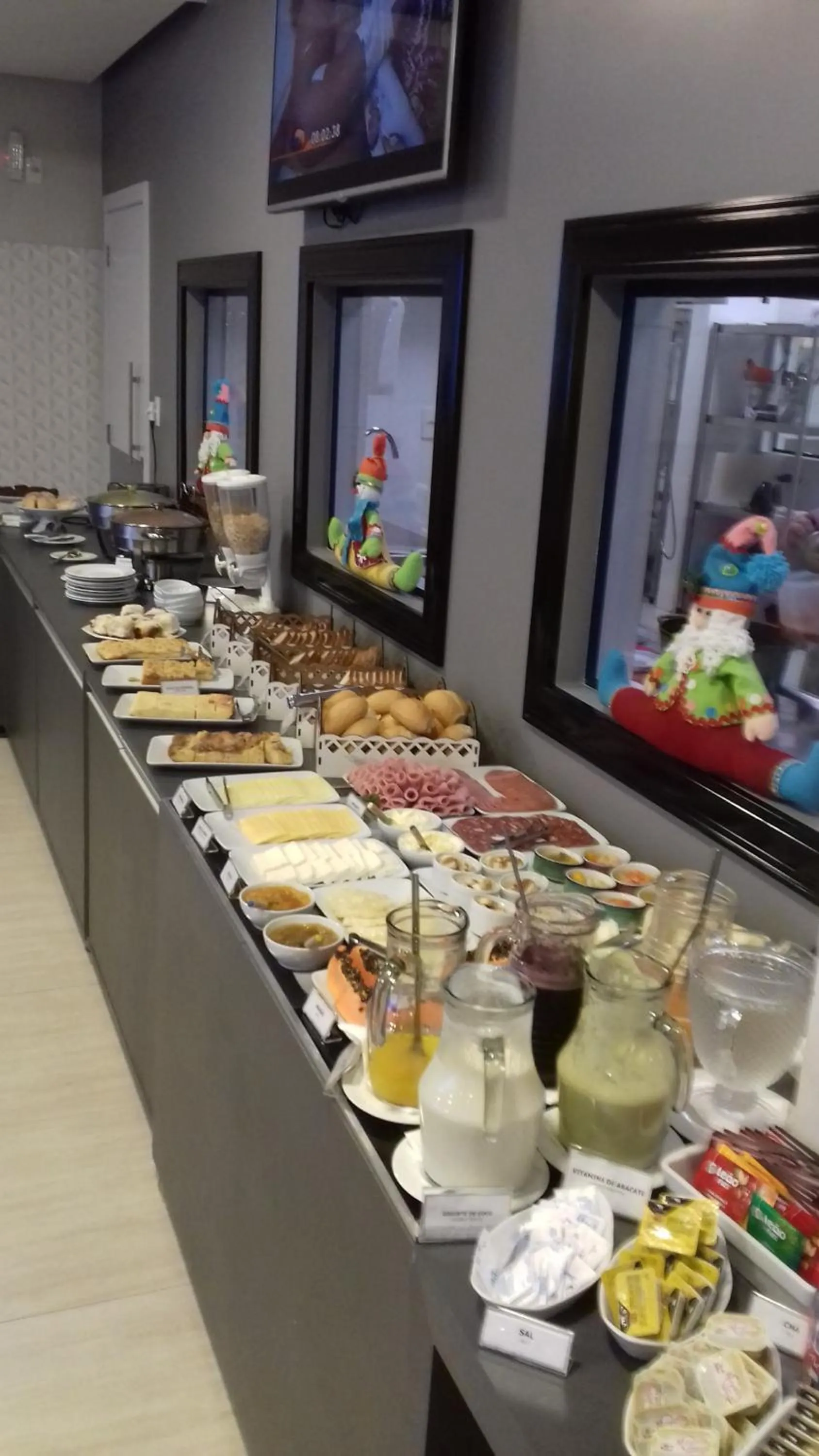 Buffet breakfast in Blue Hill Hotel