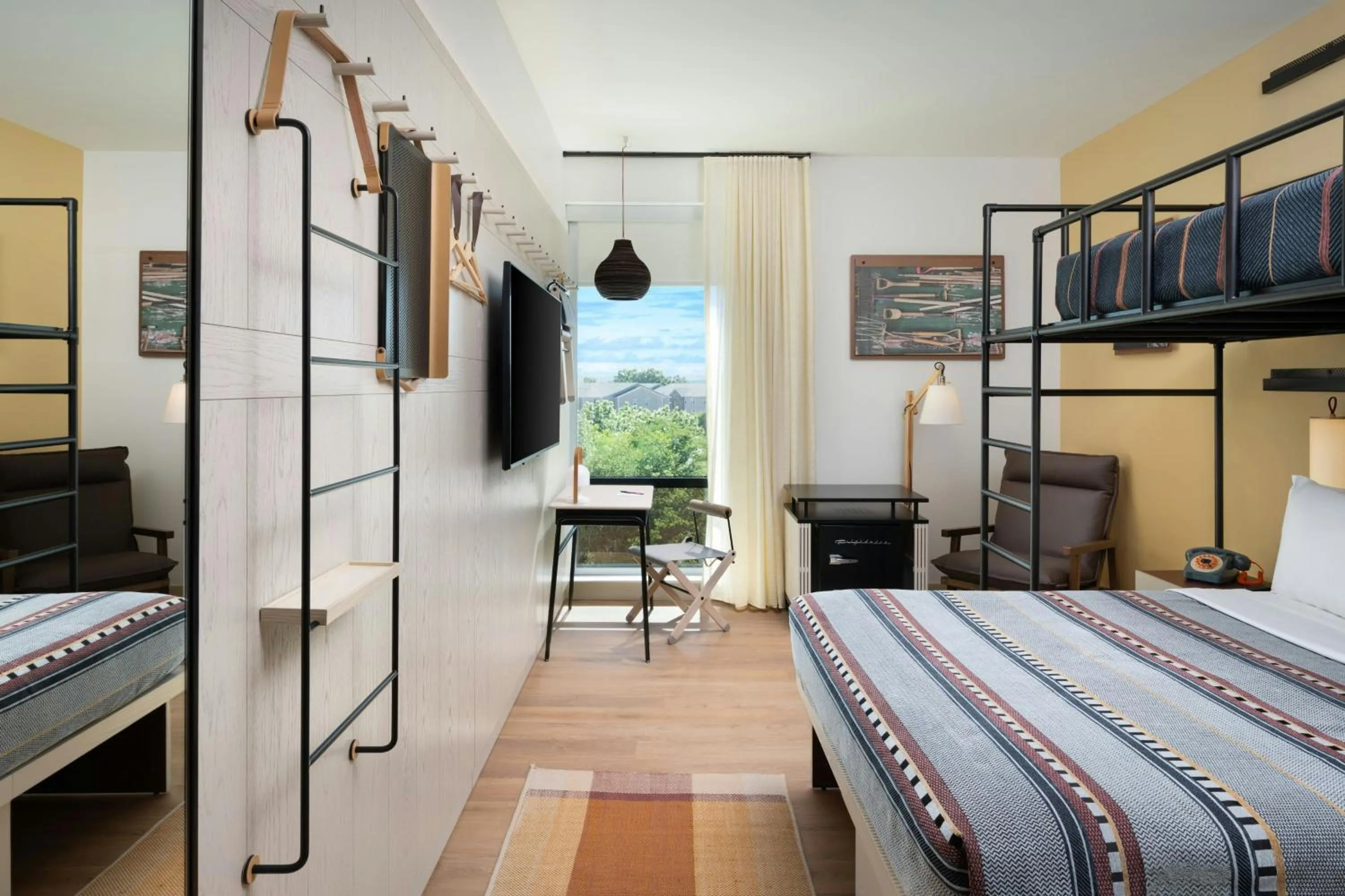 Photo of the whole room, Bed in Moxy Fayetteville