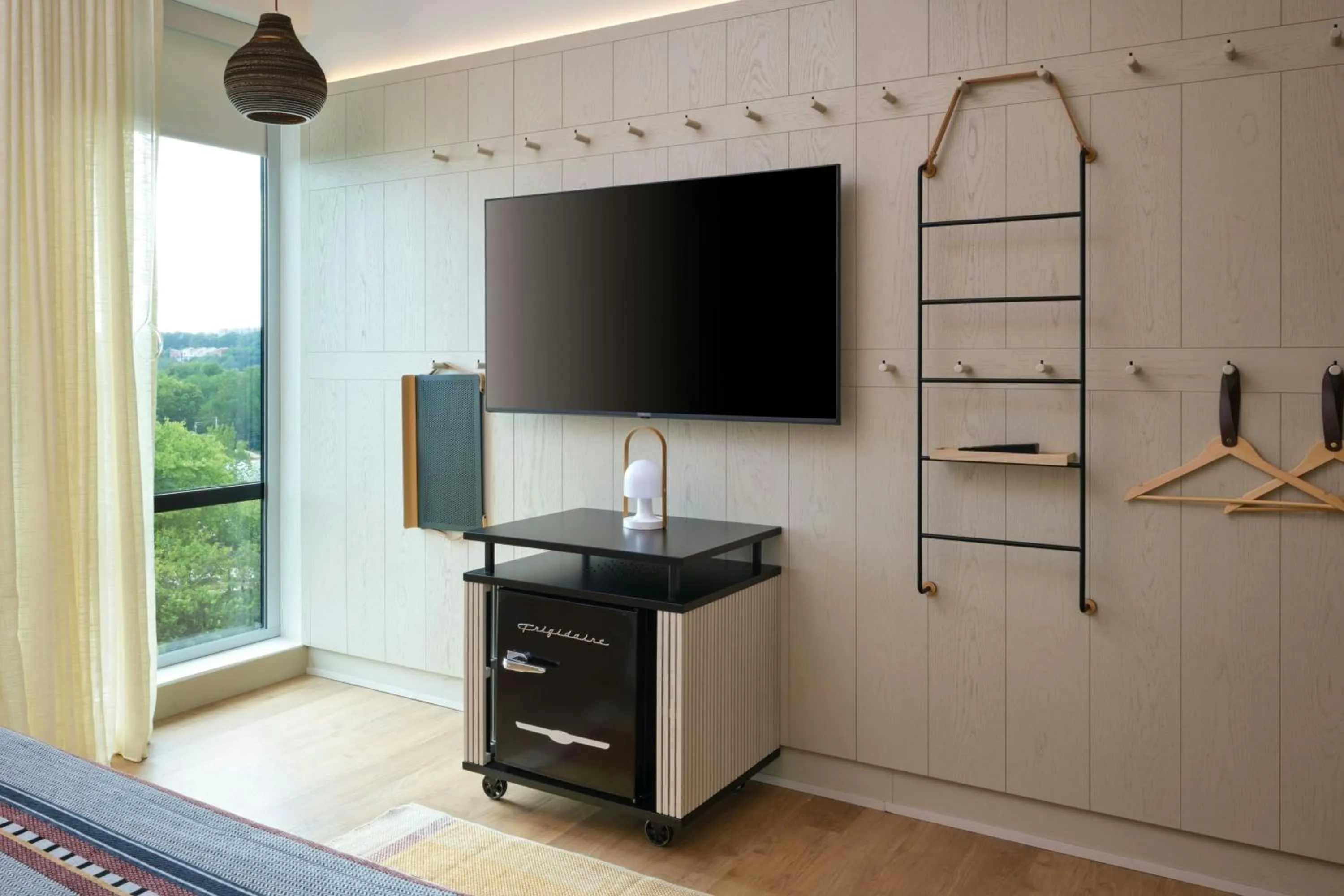 Photo of the whole room in Moxy Fayetteville