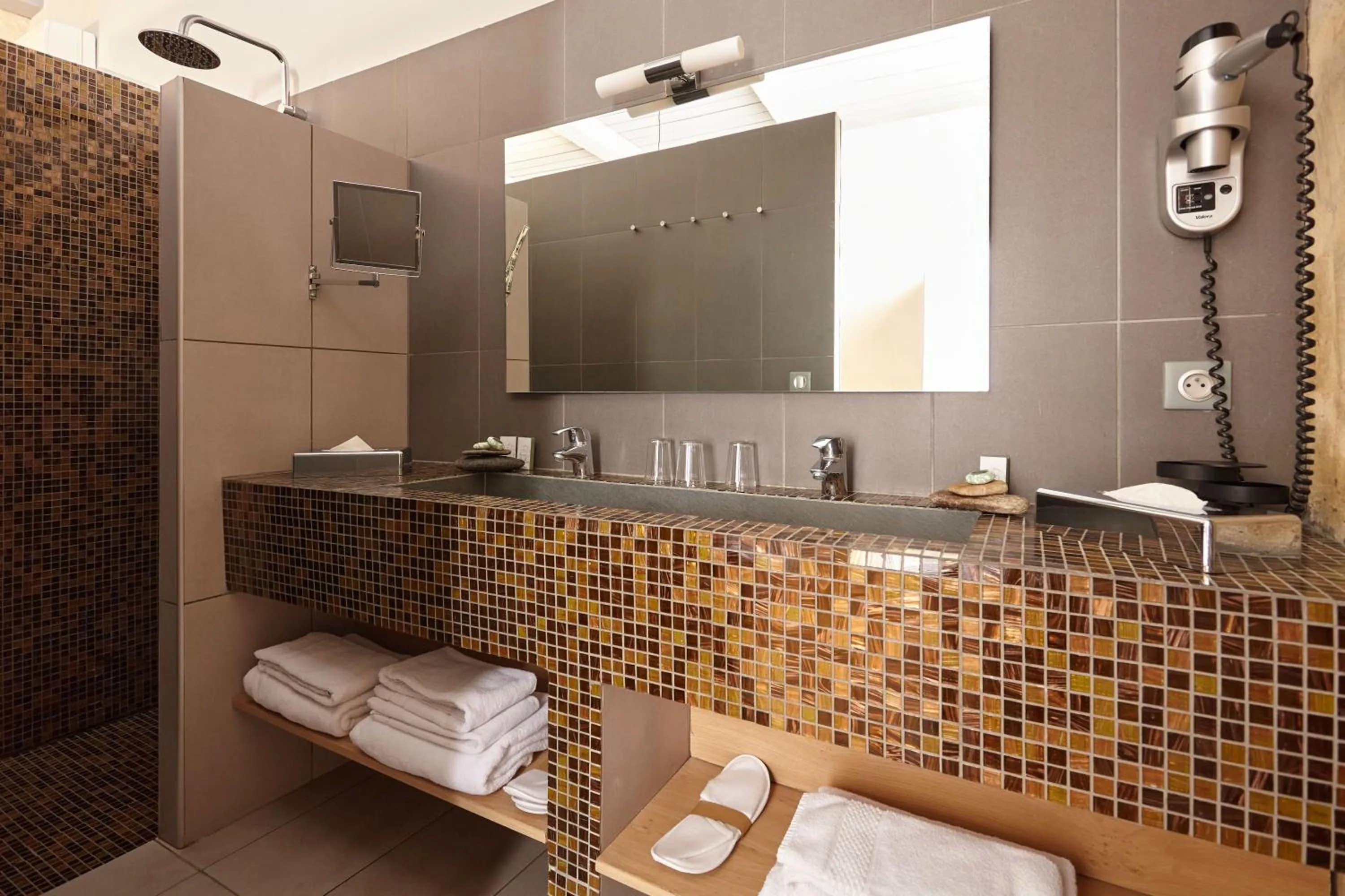 Shower in Boutique Hôtel Entraigues