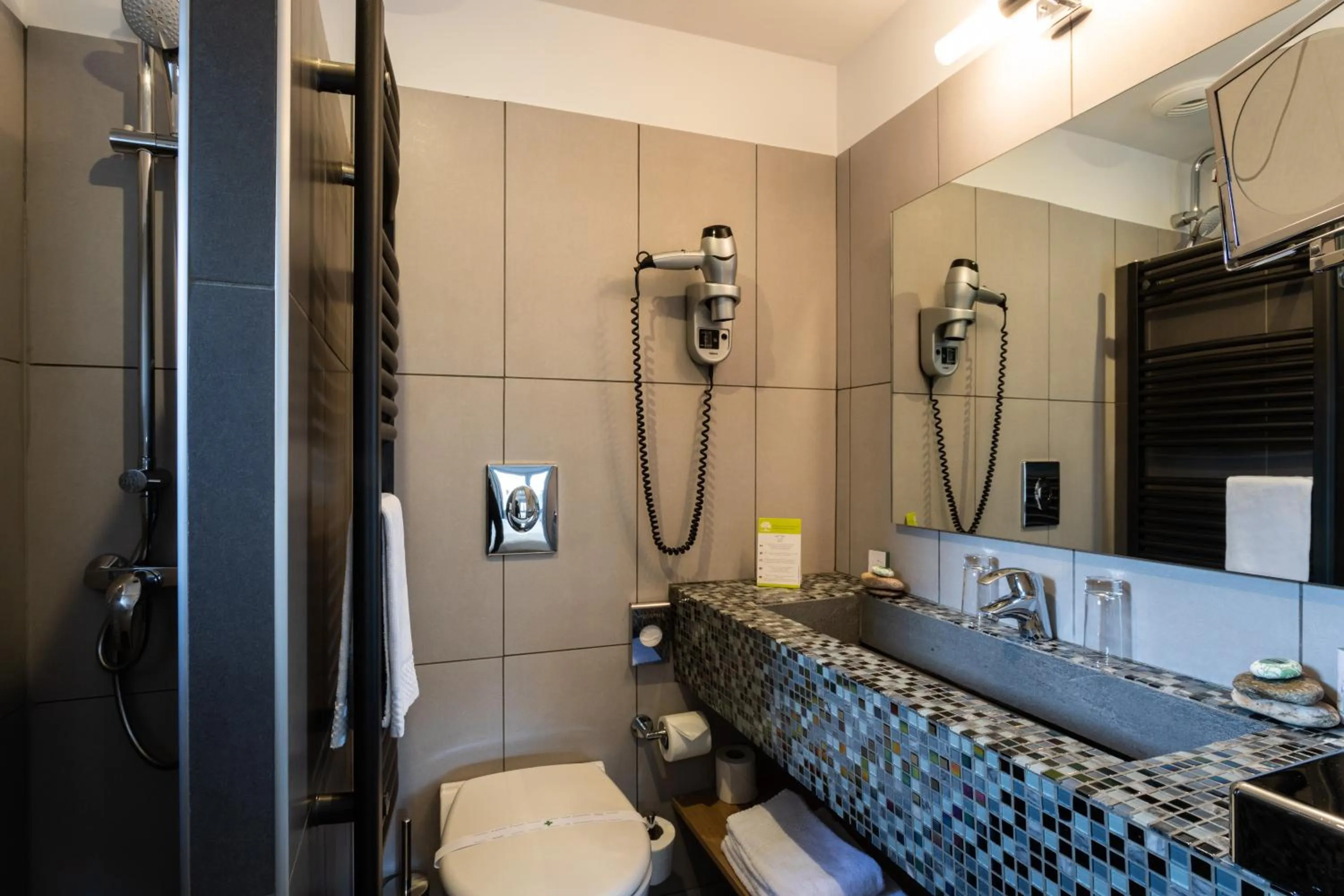 Shower in Boutique Hôtel Entraigues