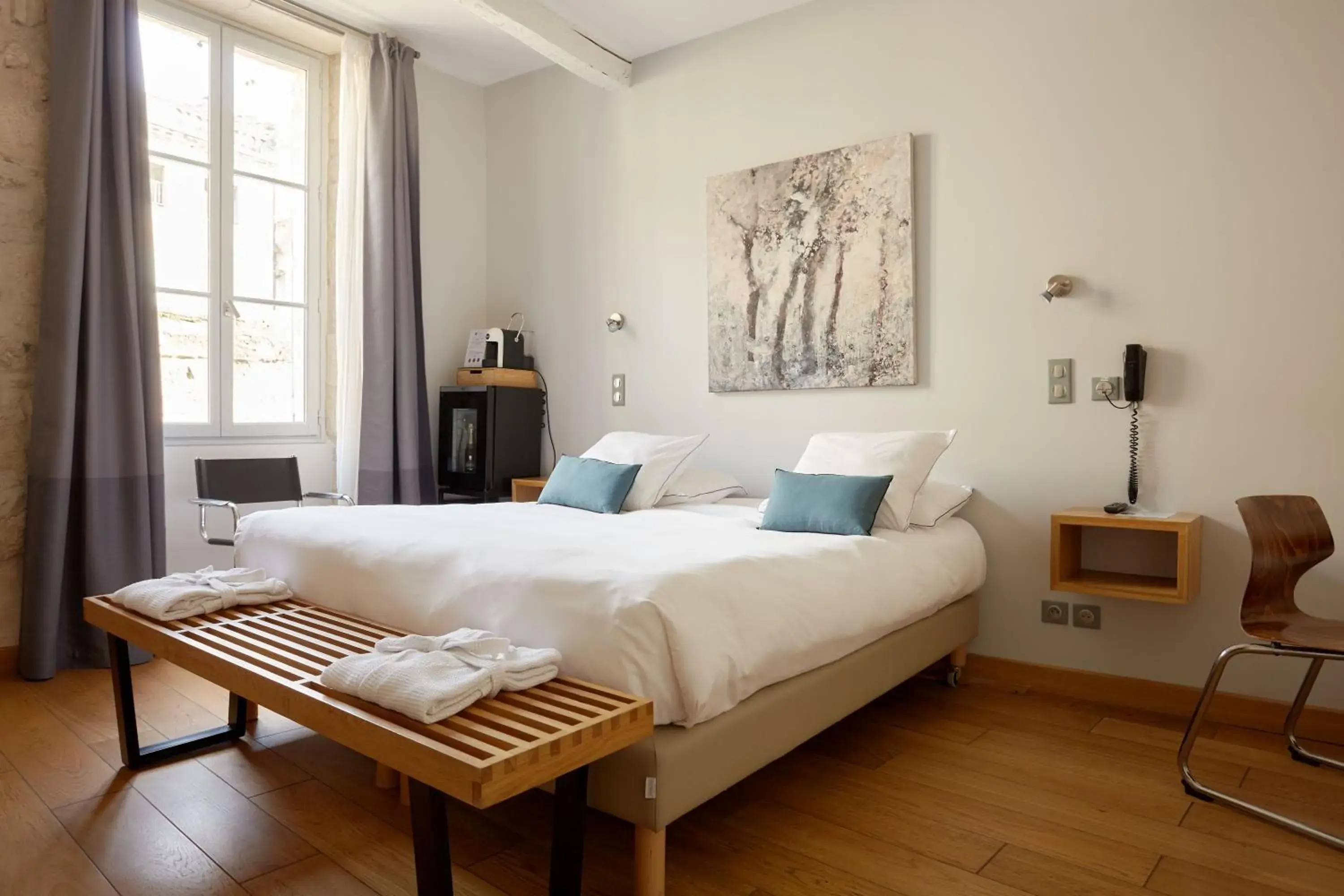 Deluxe Double Room in Boutique Hôtel Entraigues Deluxe Double Room in Boutique Hôtel Entraigues