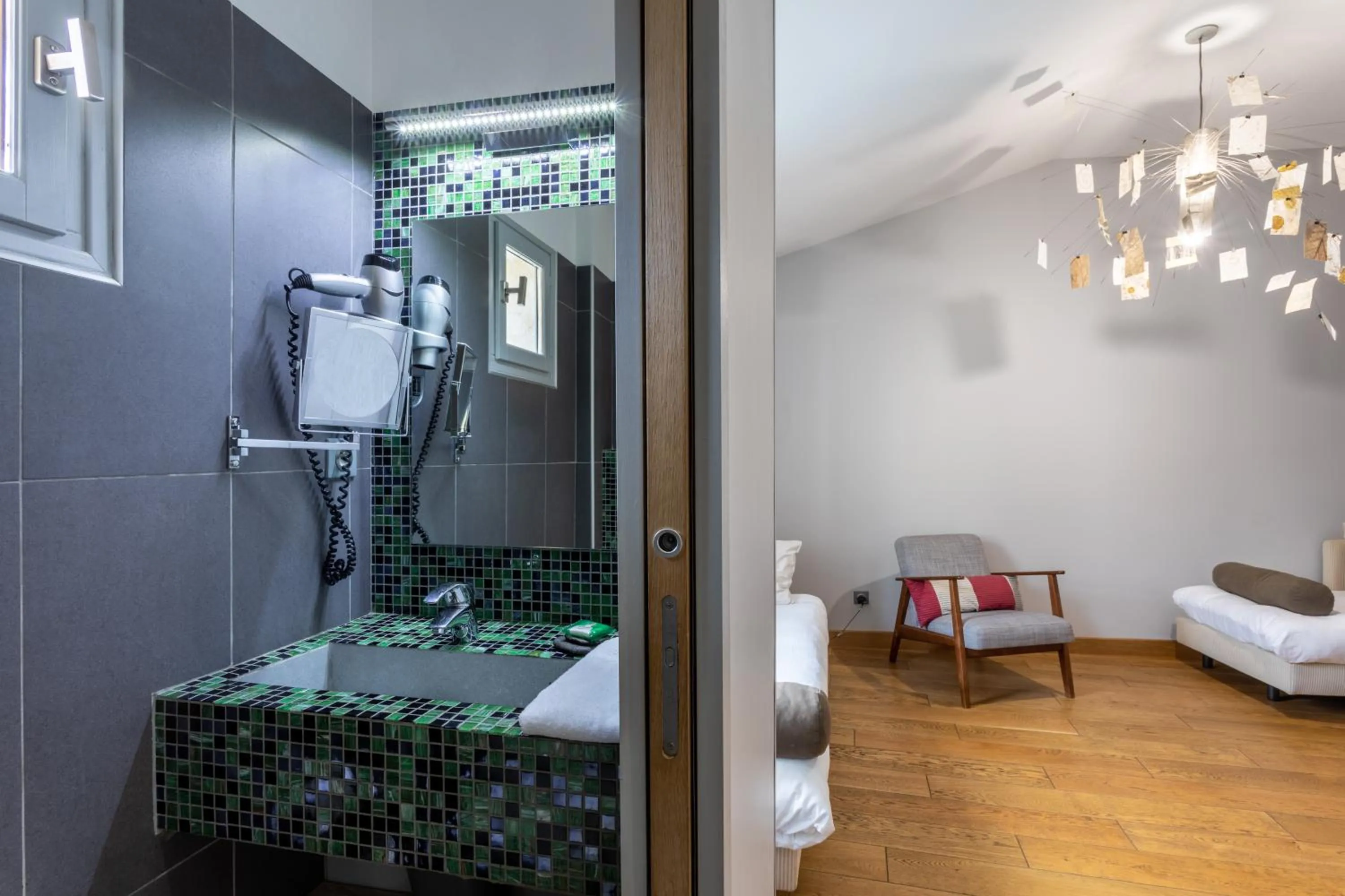 Toilet, Bed in Boutique Hôtel Entraigues