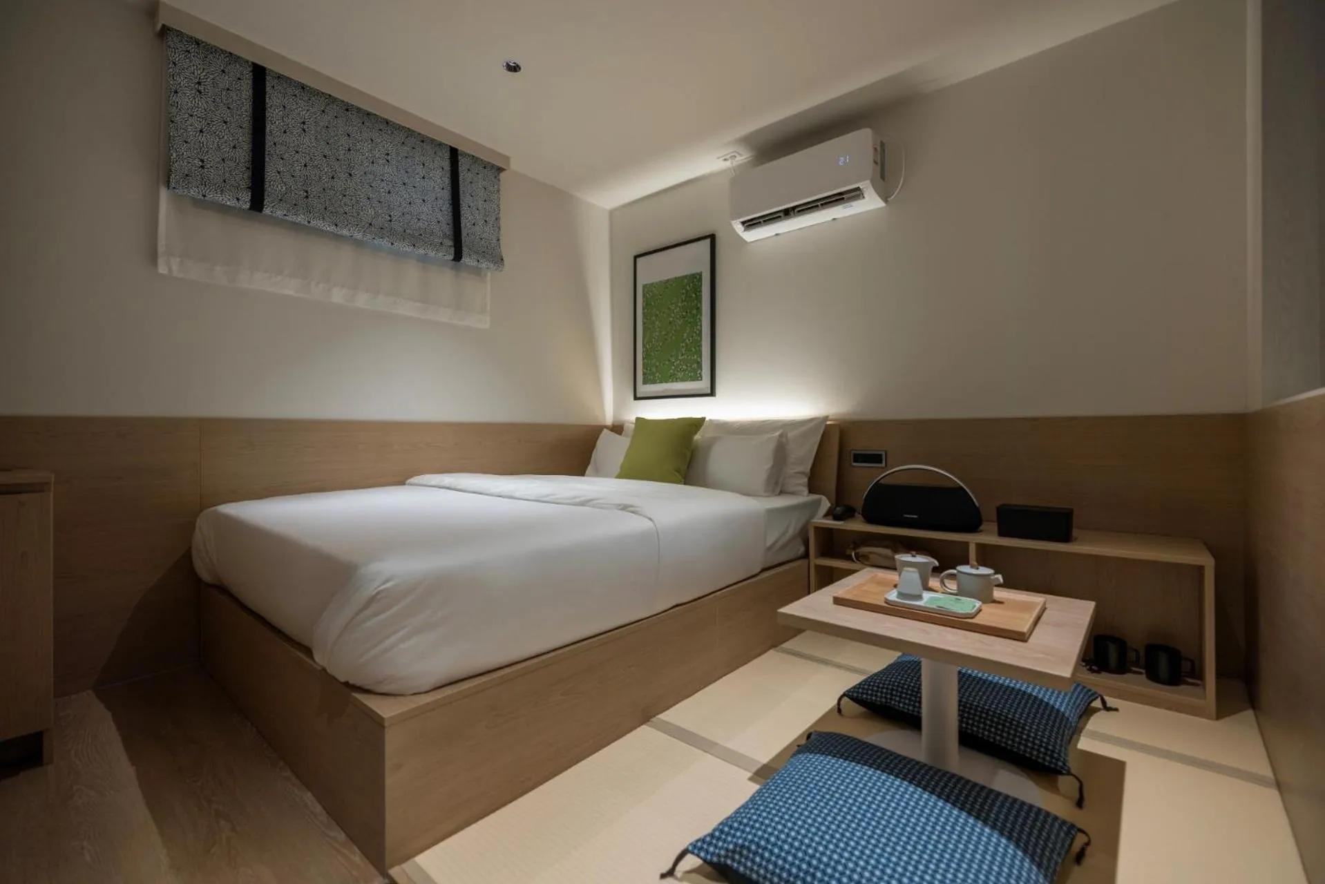 Photo of the whole room, Bed in Sowon Ryokan and Hotel by Aank Sangbong