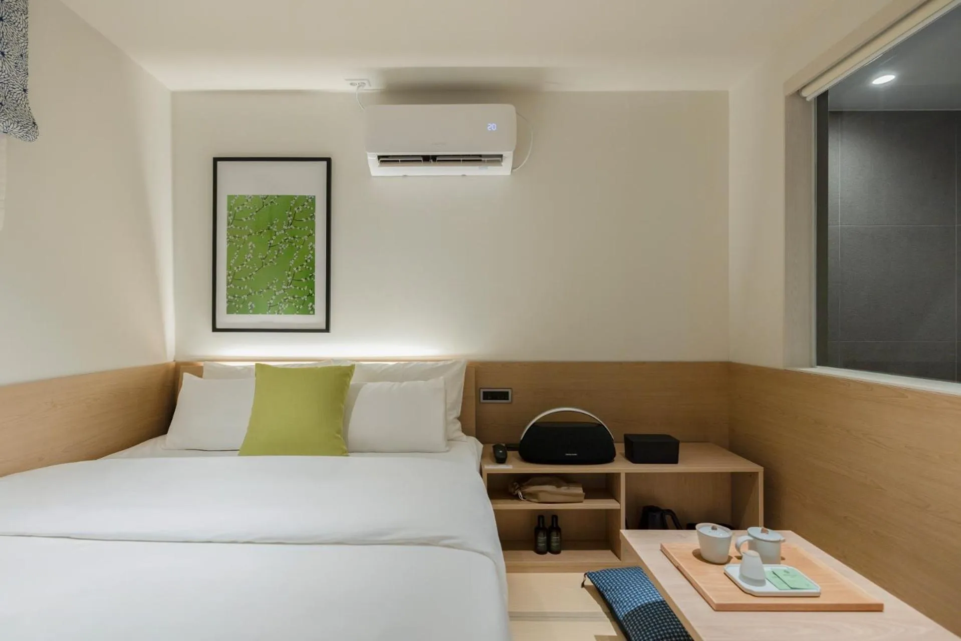 Photo of the whole room, Bed in Sowon Ryokan and Hotel by Aank Sangbong