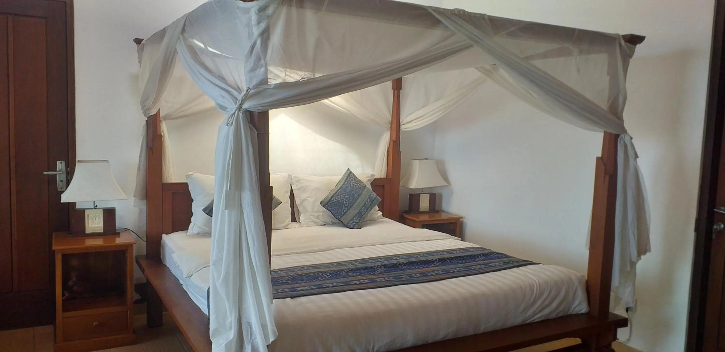Bed in The Amrita - Salt Farm Villas