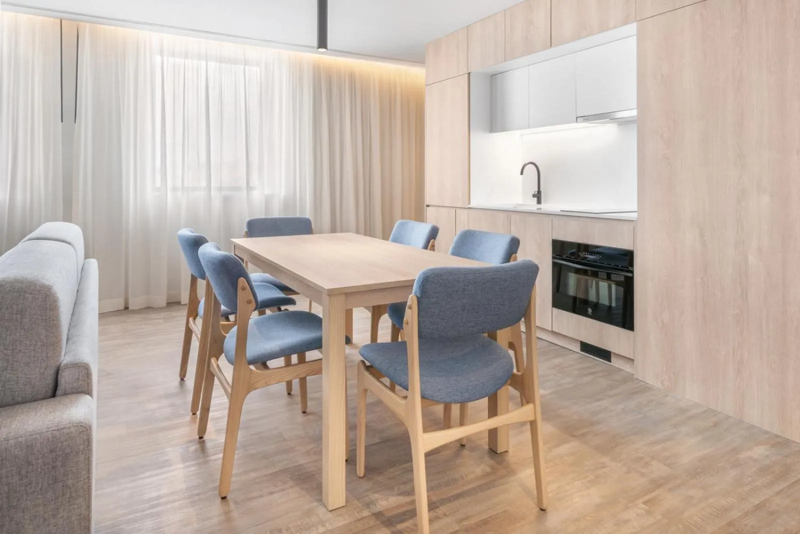 Kitchen or kitchenette in Moov Apartments Boavista
