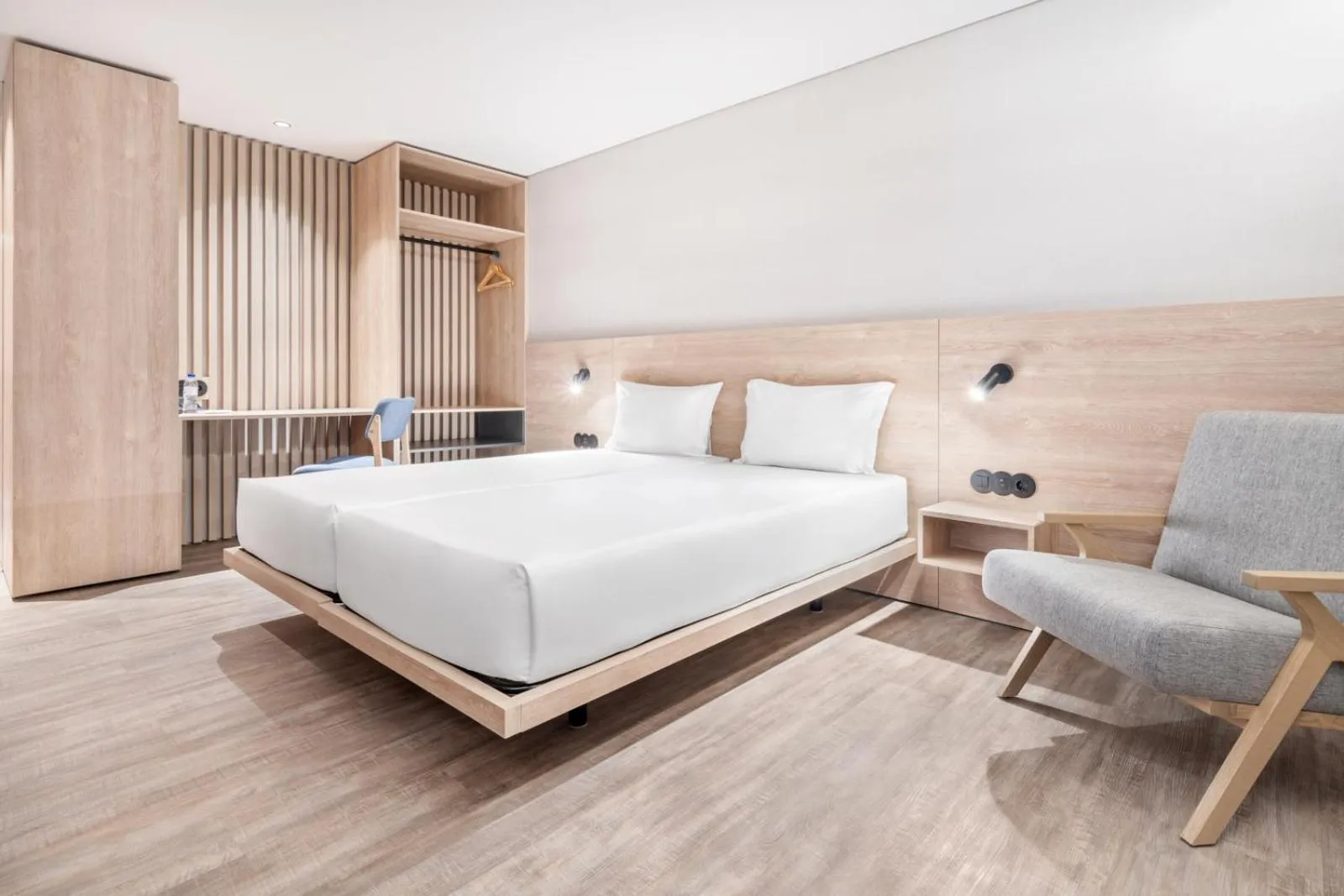 Bedroom, Bed in Moov Apartments Boavista