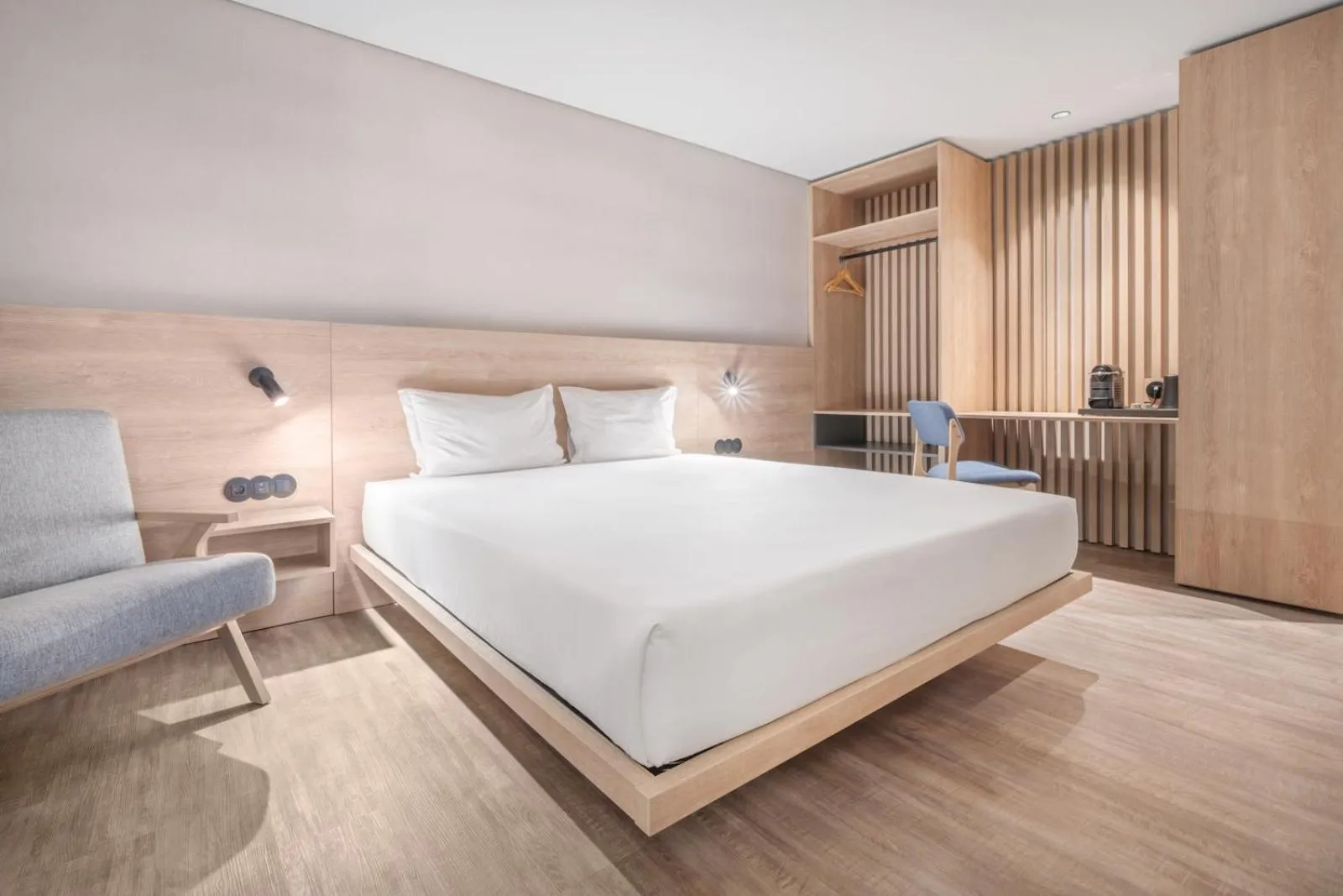 Bedroom, Bed in Moov Apartments Boavista