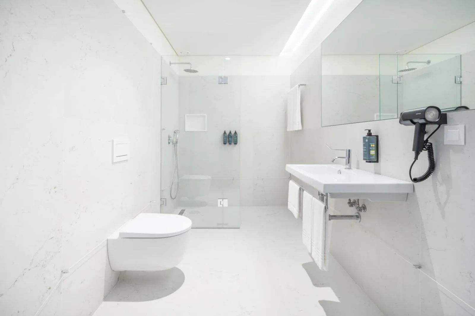 Bathroom in Moov Apartments Boavista