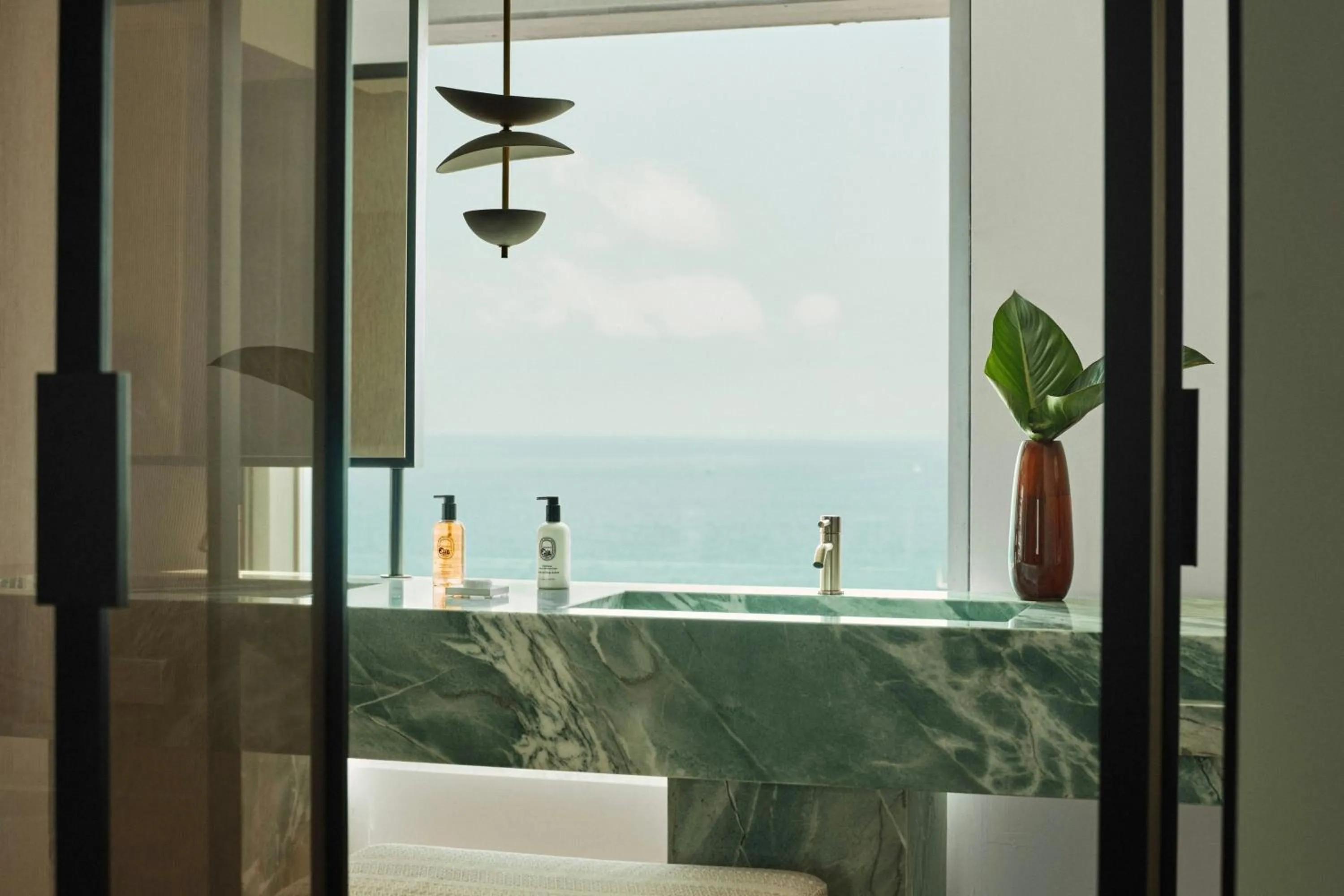 Bathroom in Hotel Arts Barcelona