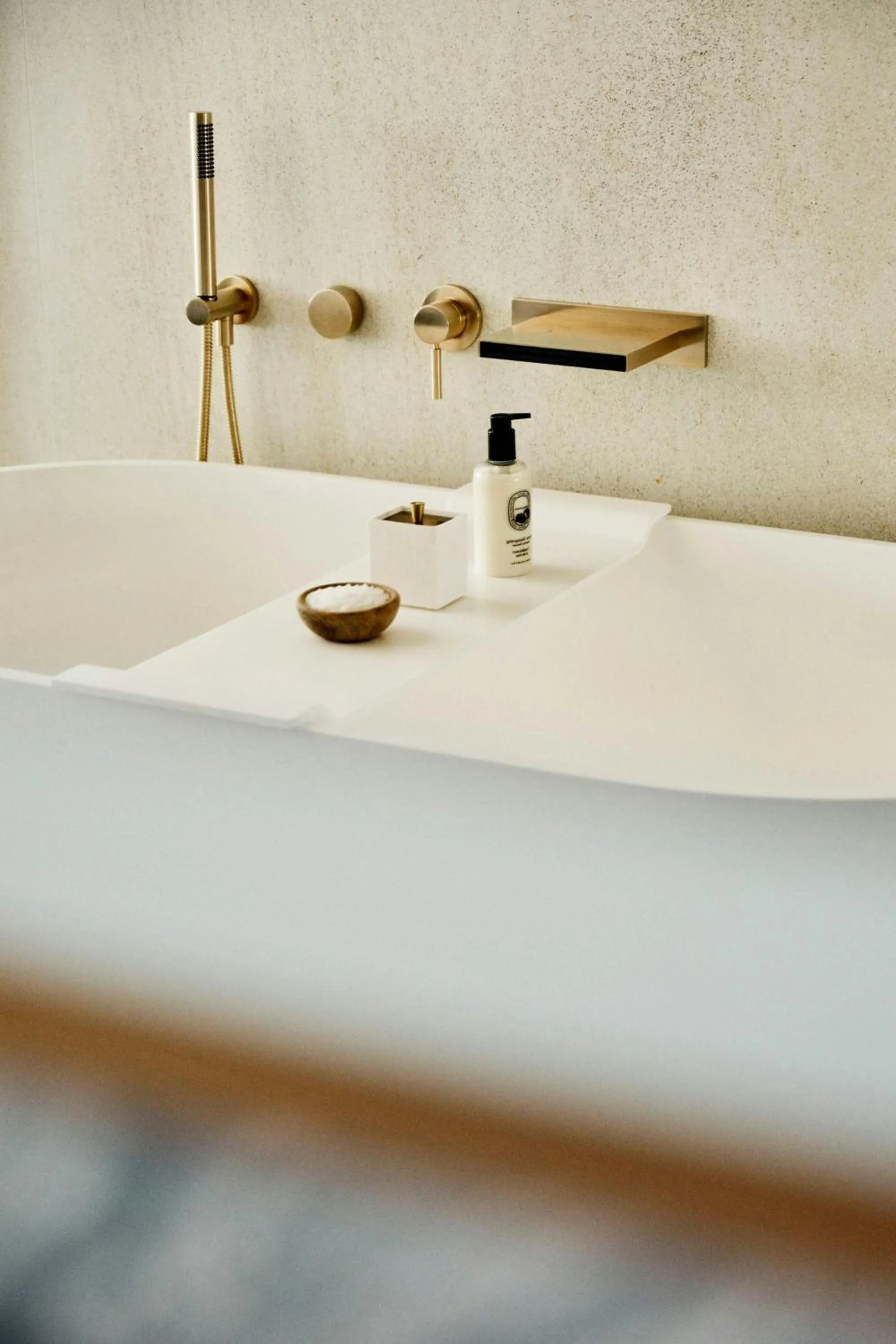 Photo of the whole room in Hotel Arts Barcelona