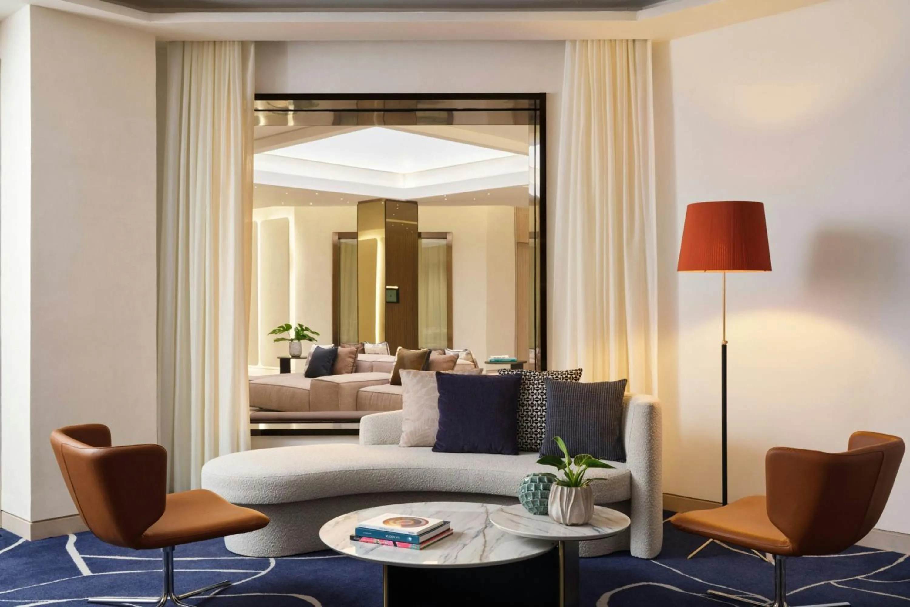 Meeting/conference room, Bed in Hotel Arts Barcelona