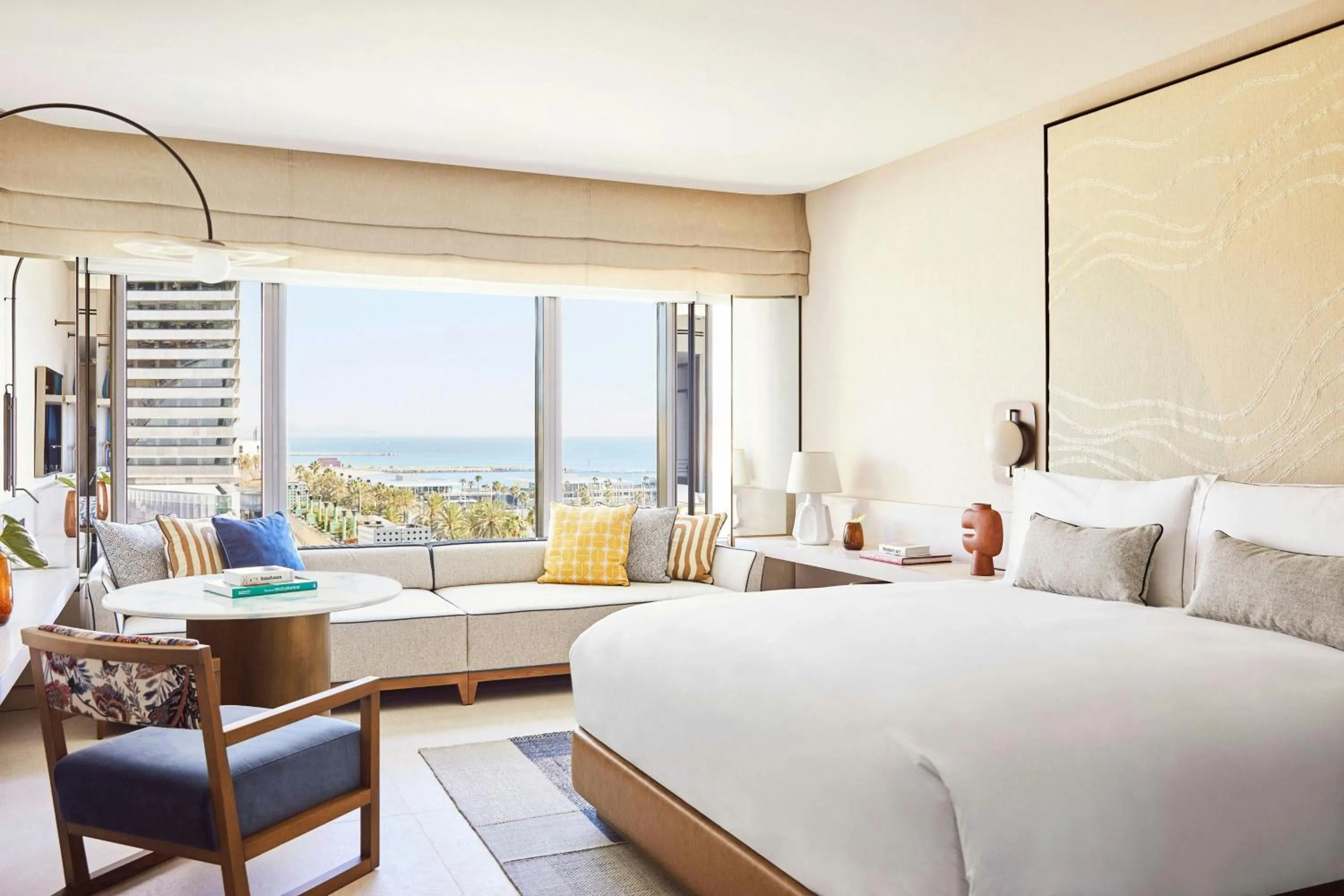 Photo of the whole room, Bed in Hotel Arts Barcelona